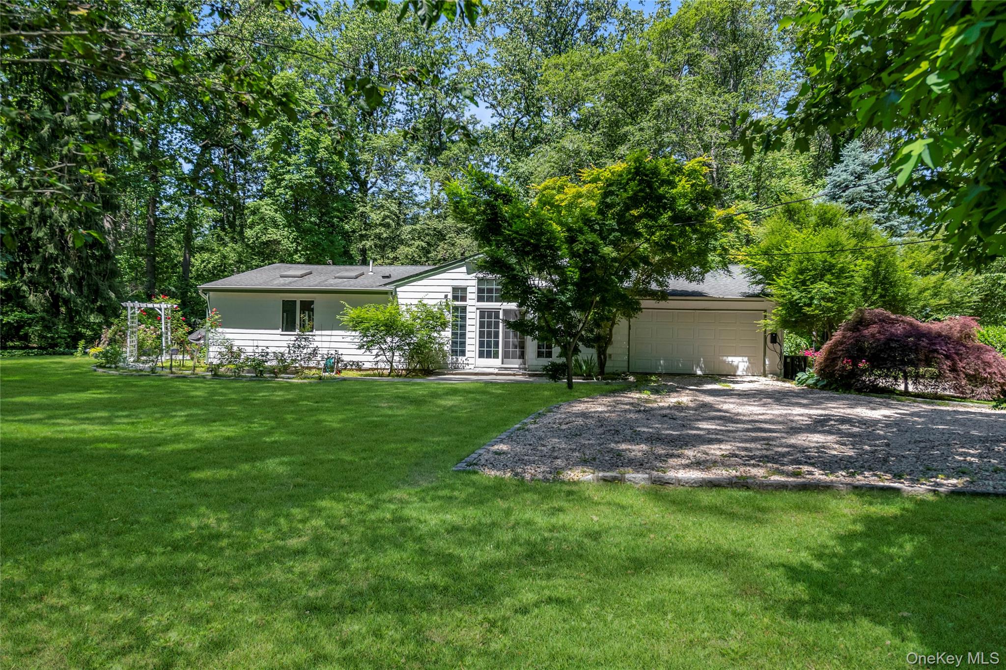 5 Eden Roc Drive