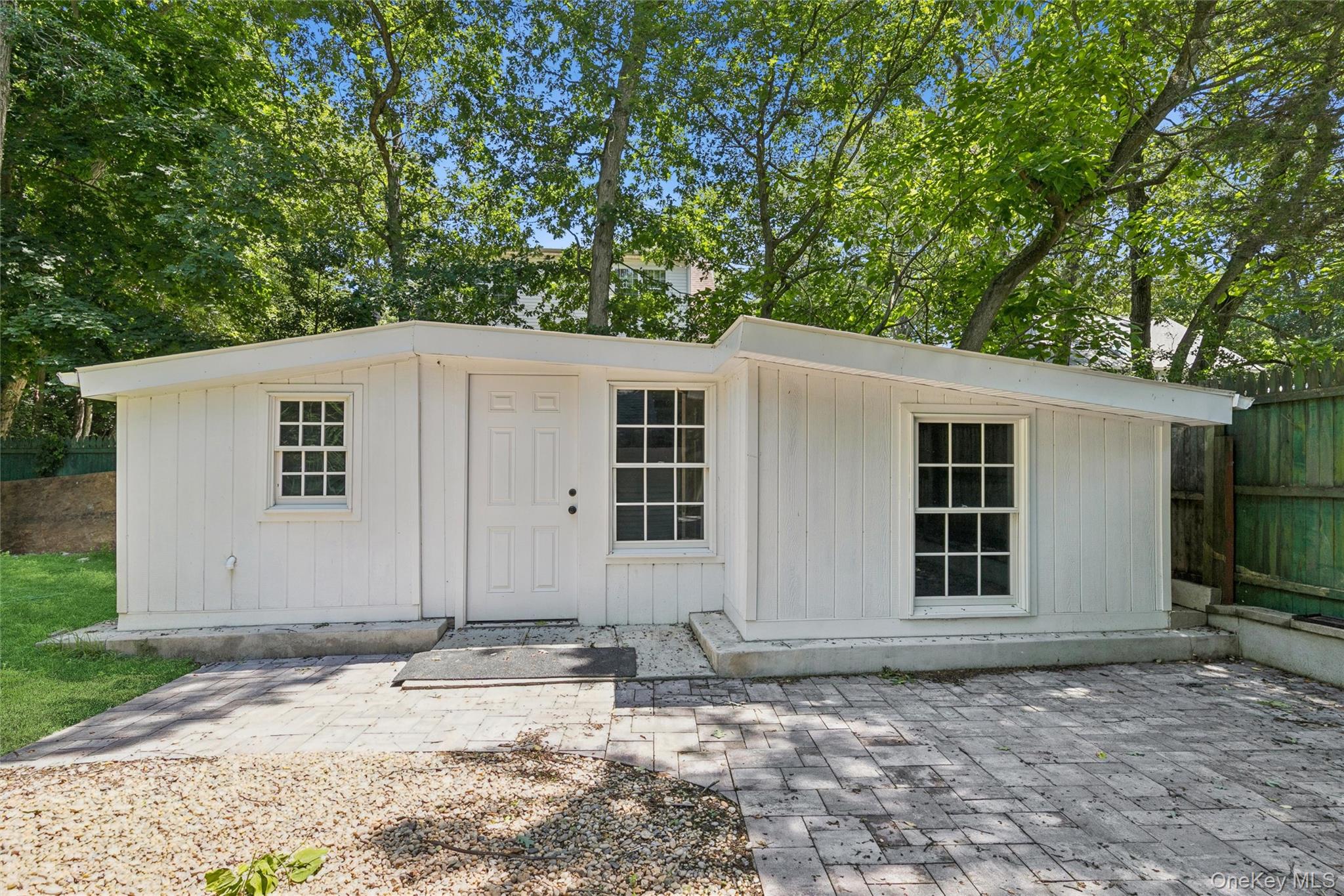 26 Flanders Boulevard