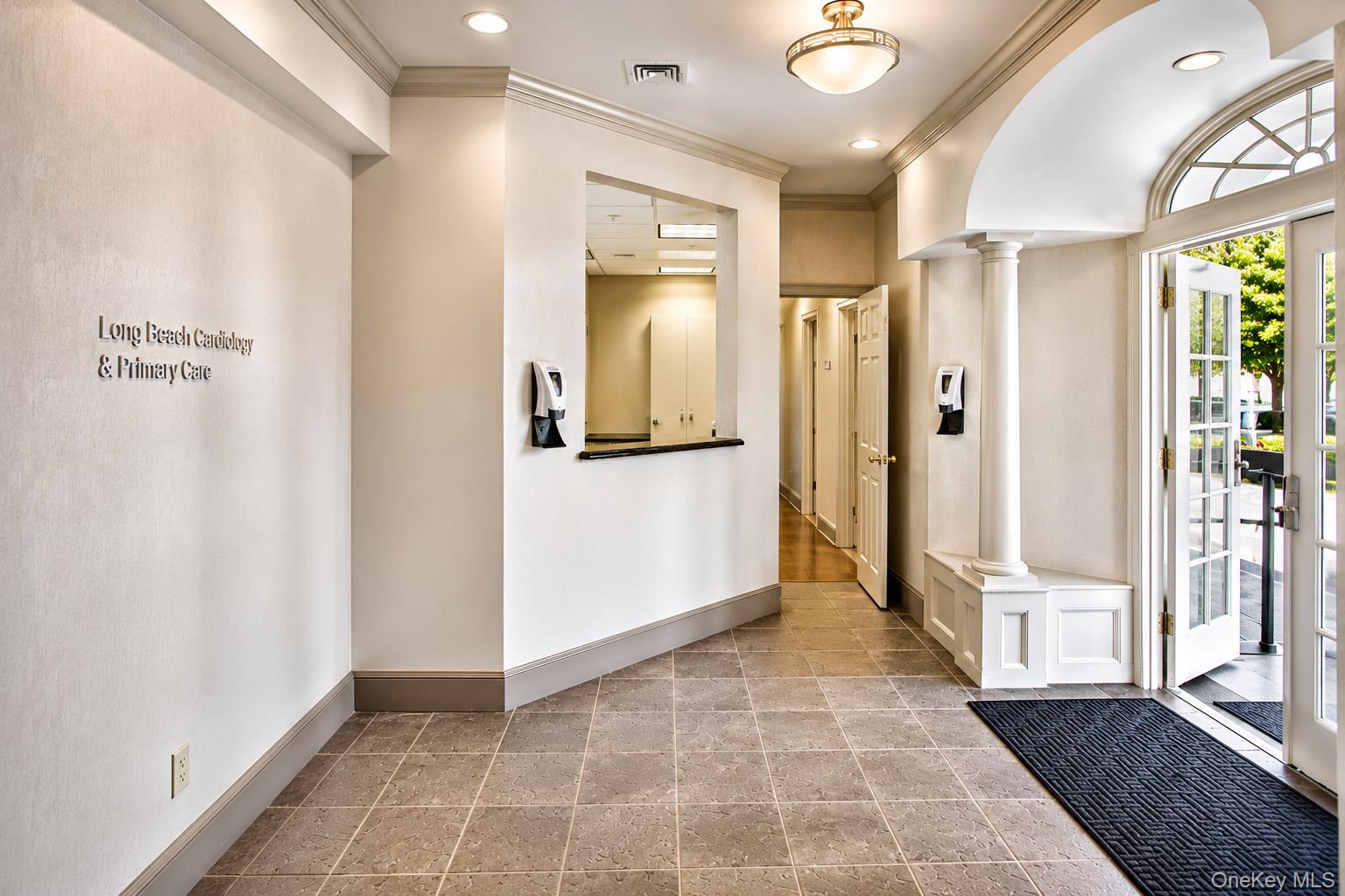325 W Park Avenue