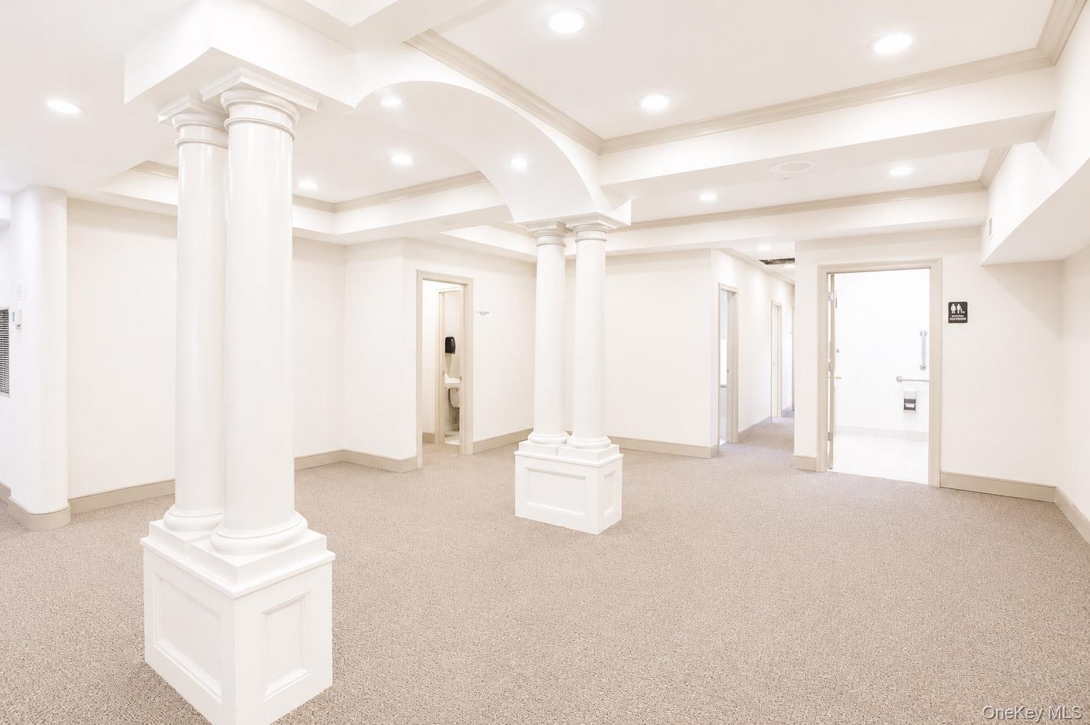 325 W Park Avenue