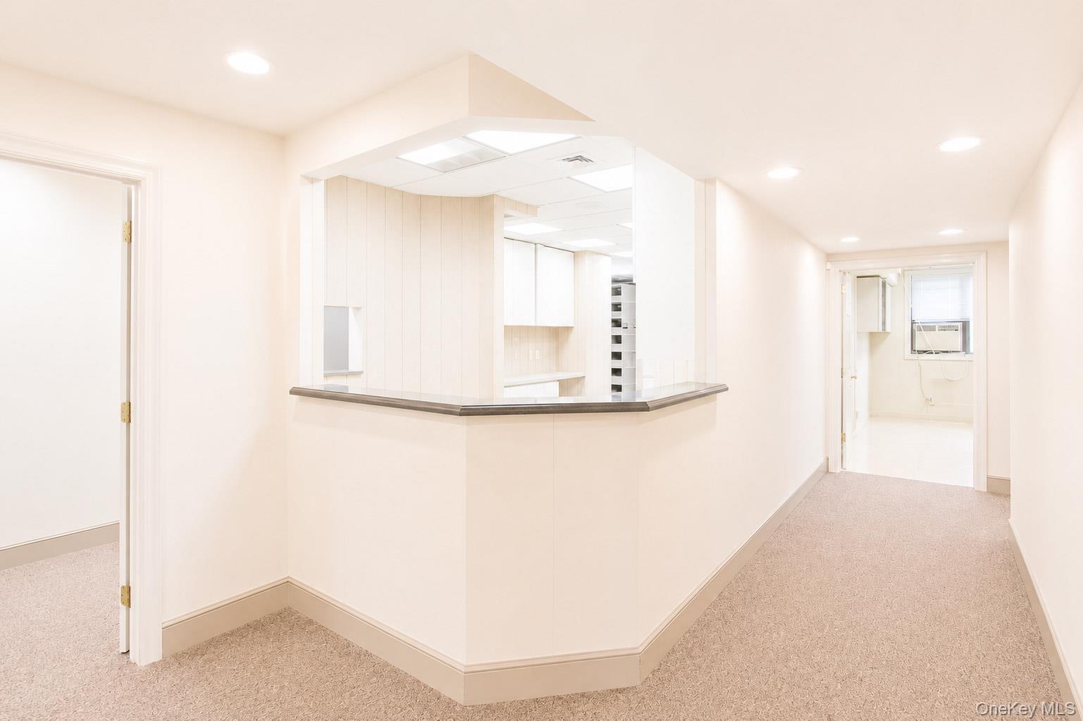 325 W Park Avenue