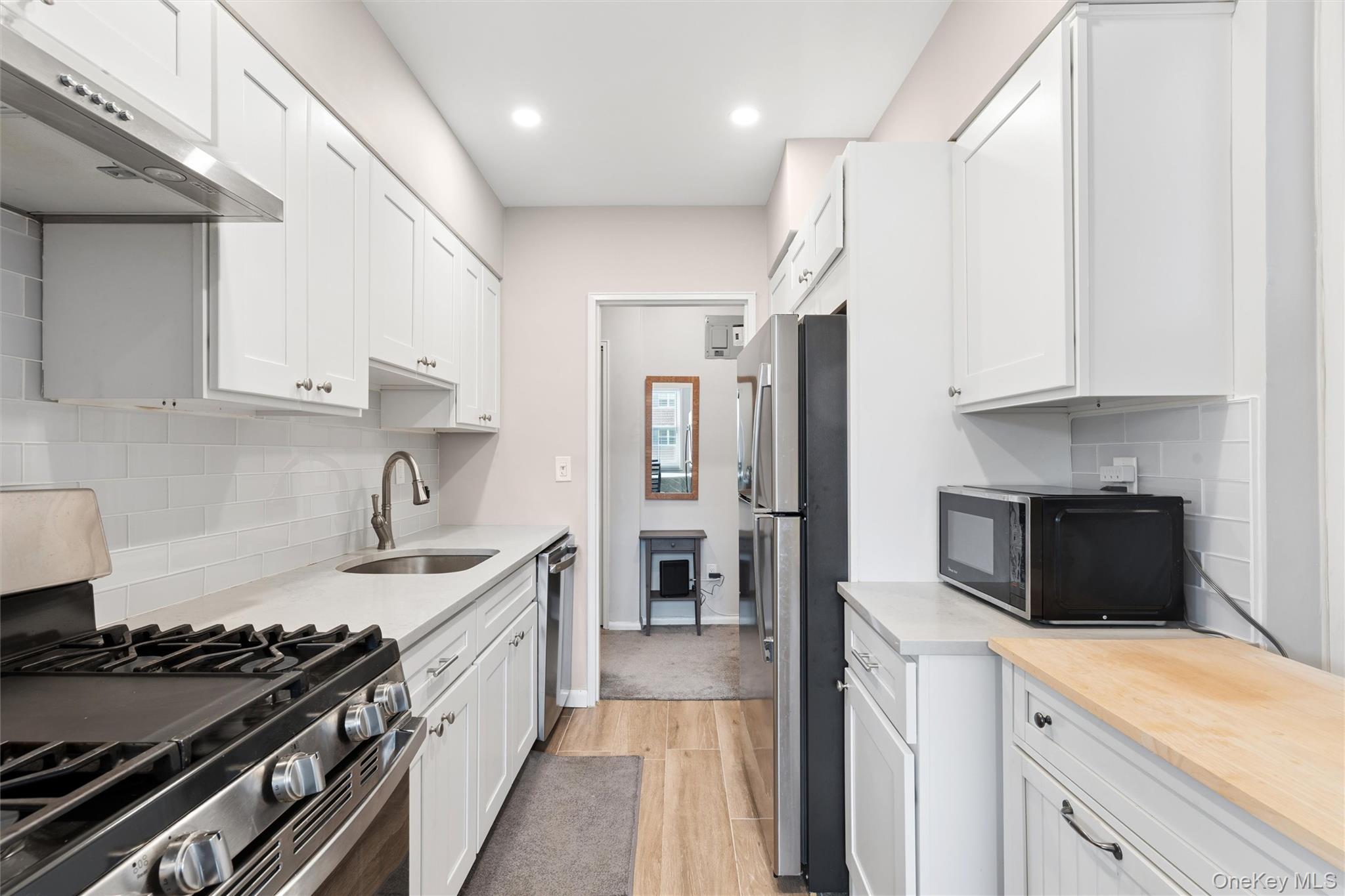 61 Maine Avenue Unit: D12