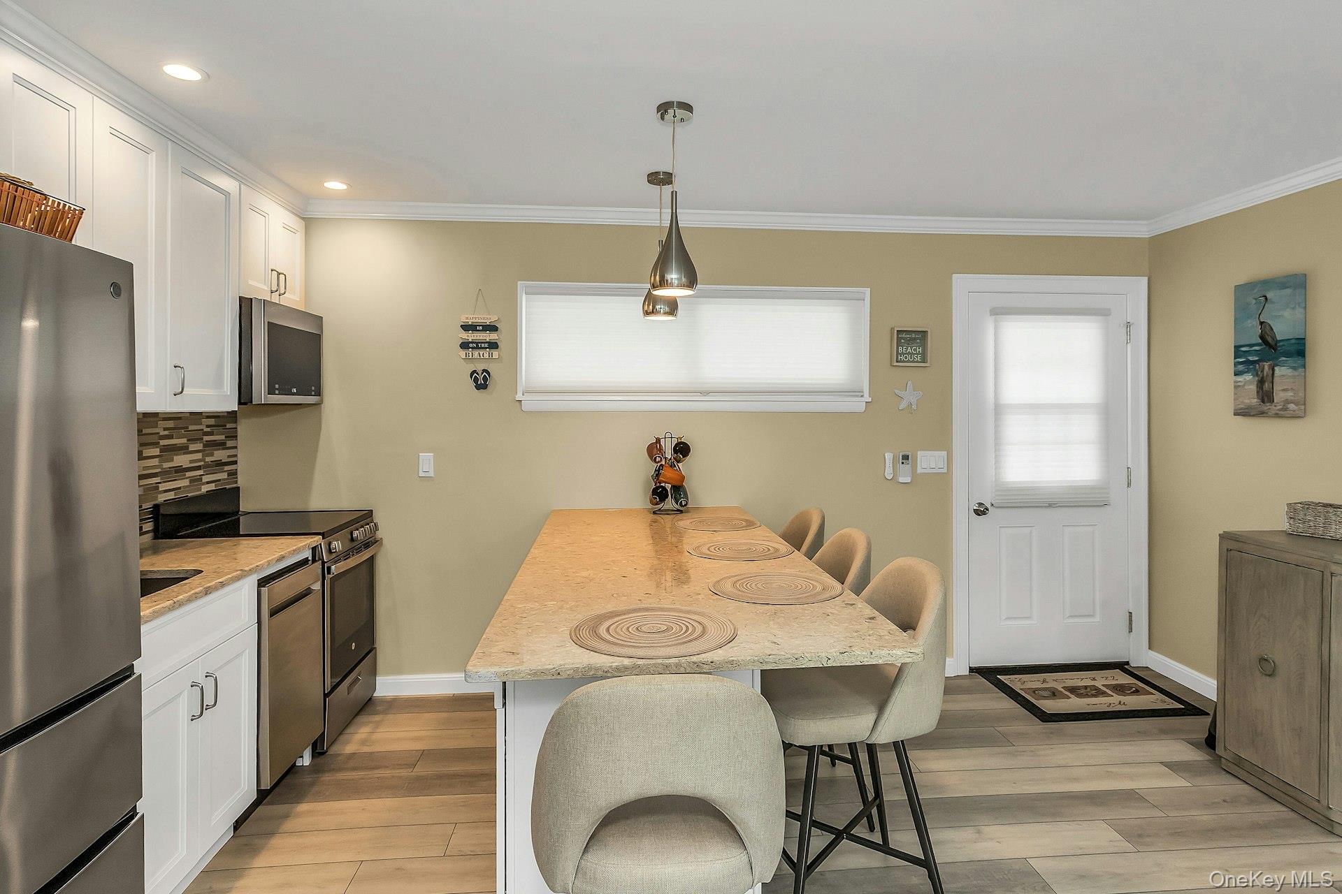281 Dune Road Unit: 18a