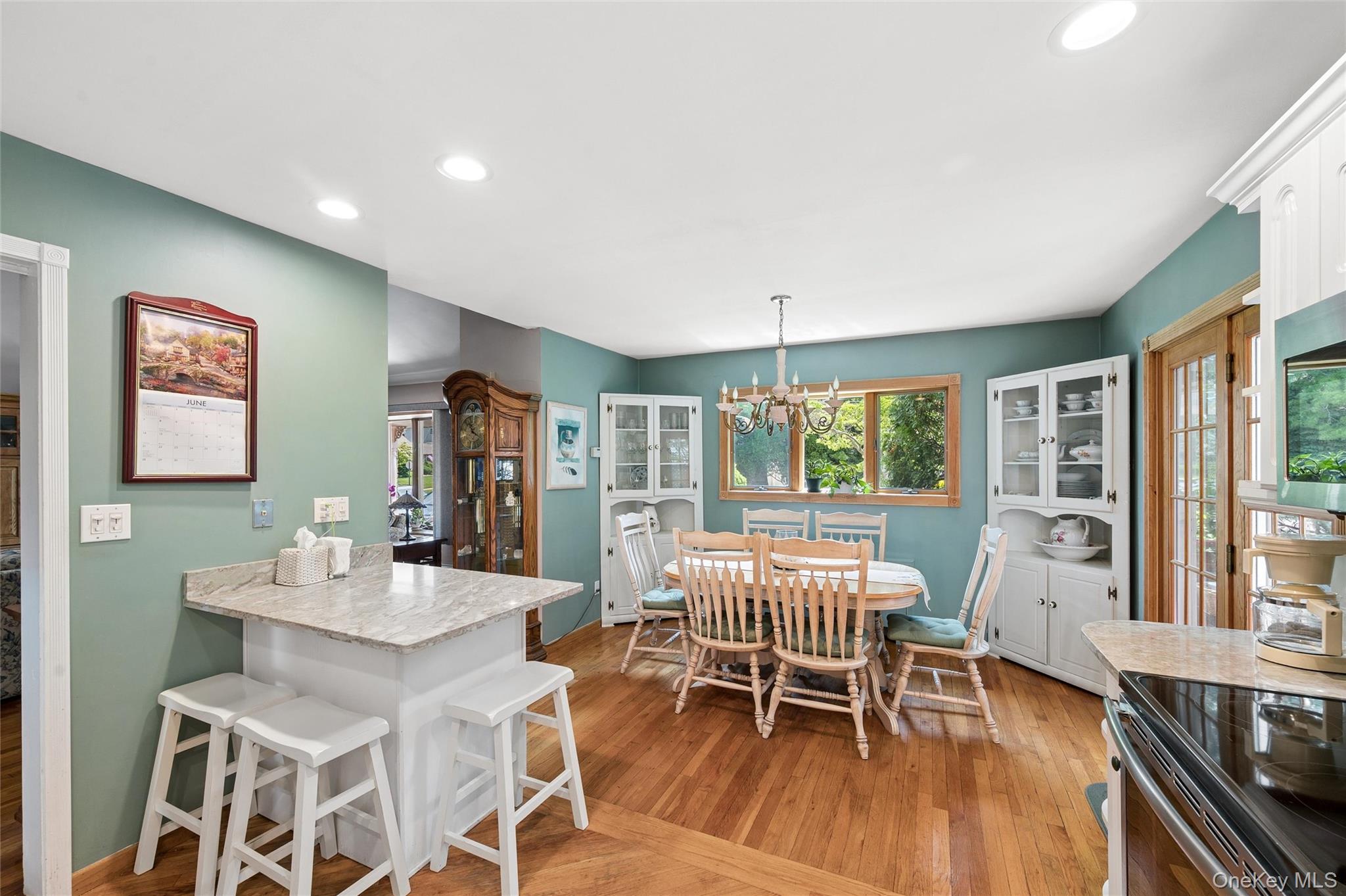 318 Lakeshore Boulevard
