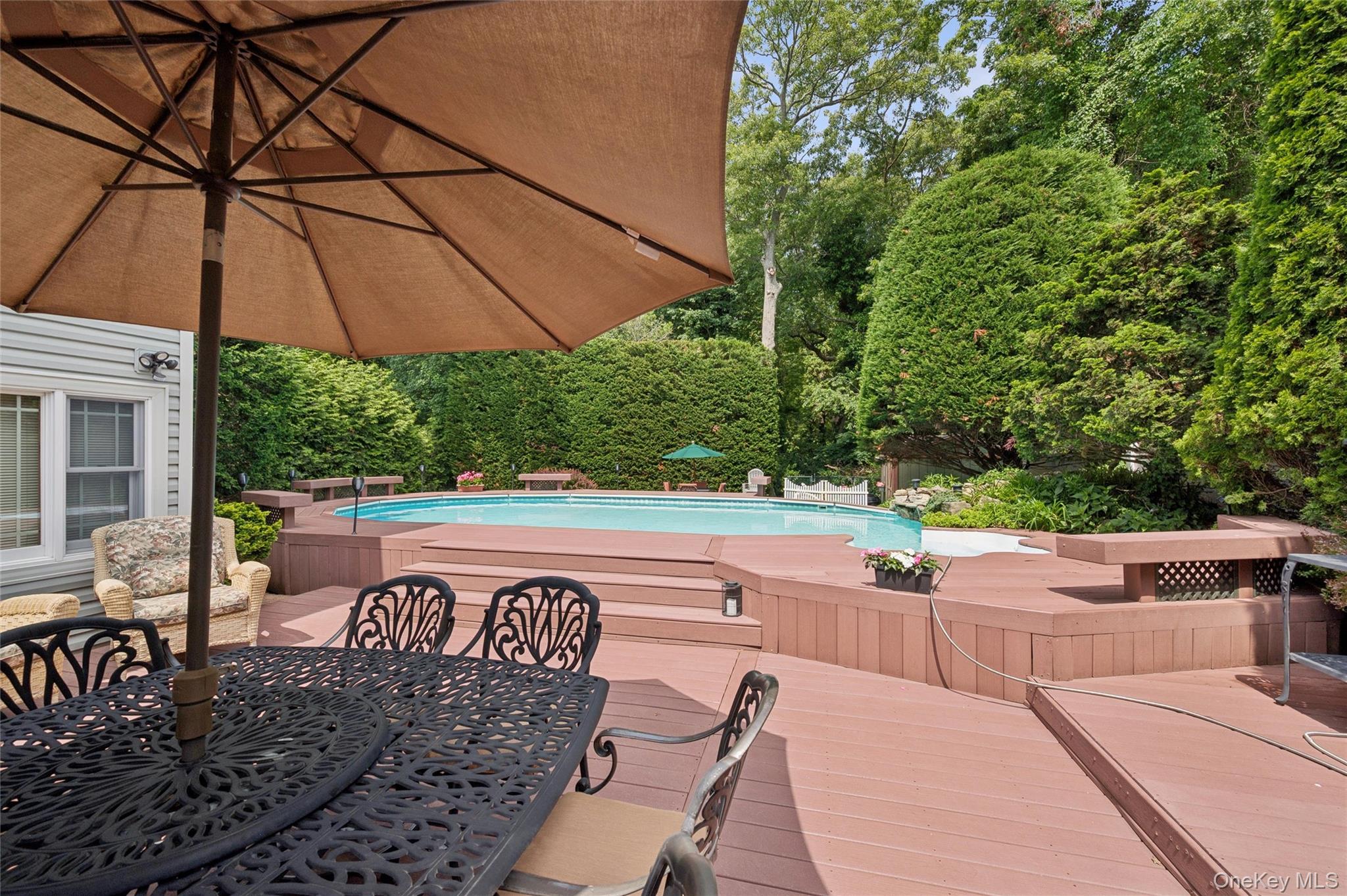 318 Lakeshore Boulevard