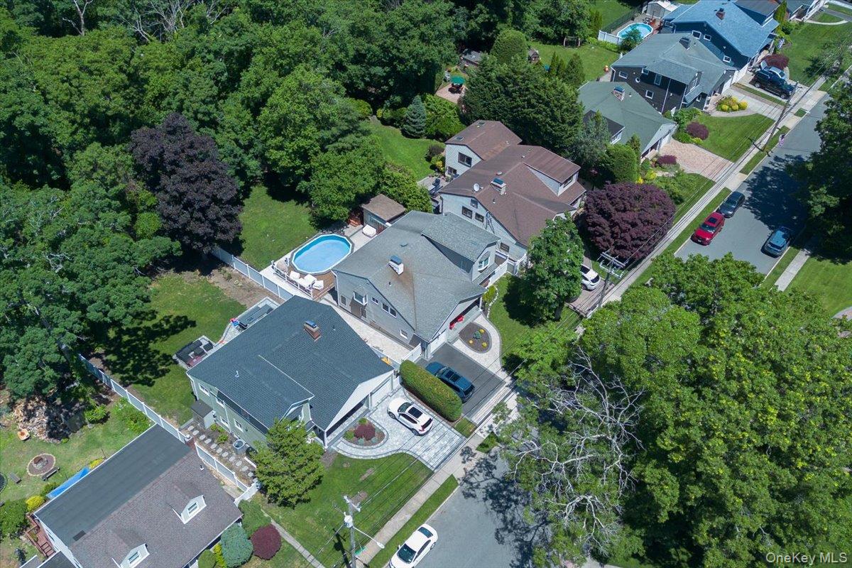 318 Lakeshore Boulevard