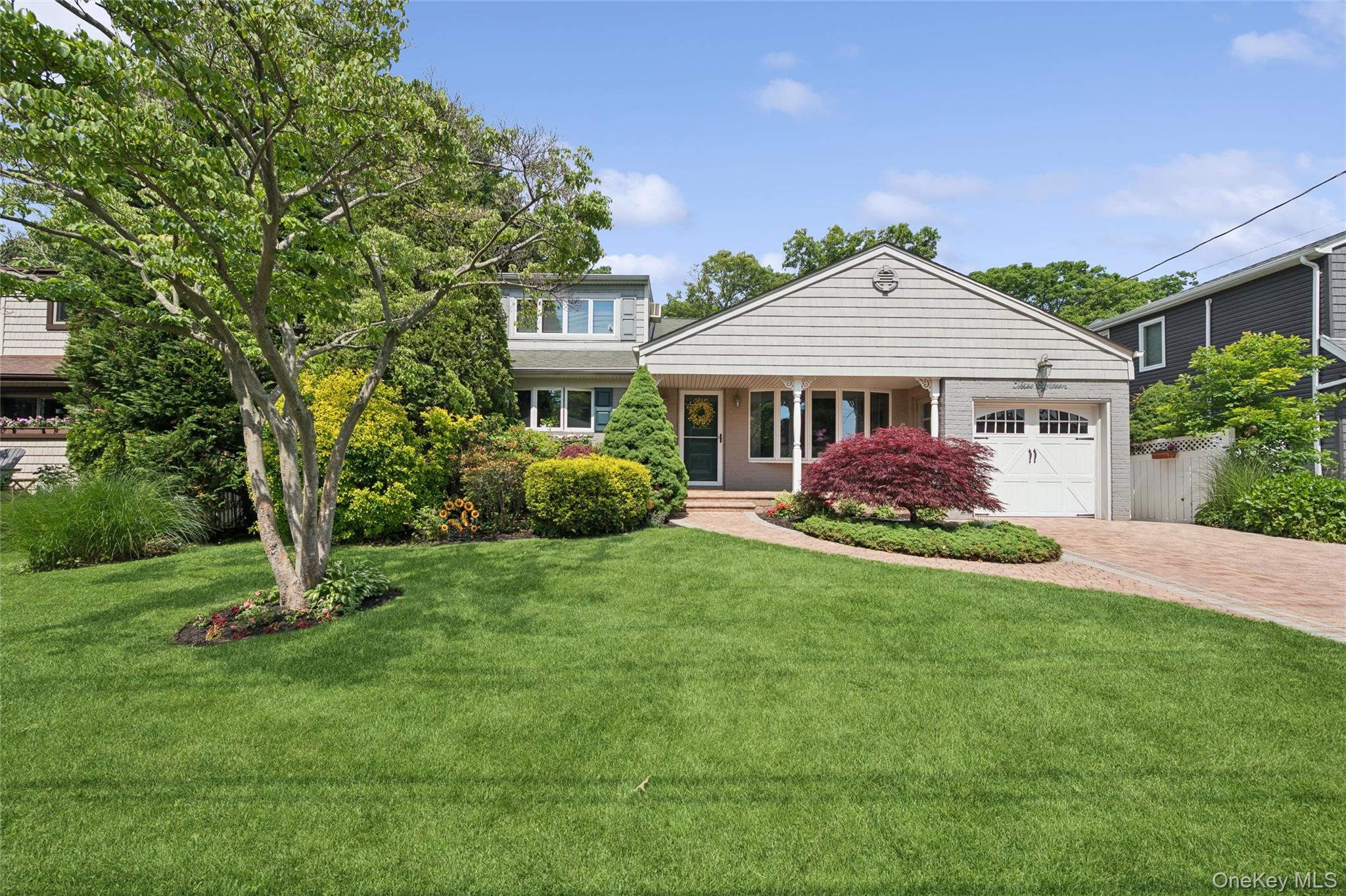318 Lakeshore Boulevard