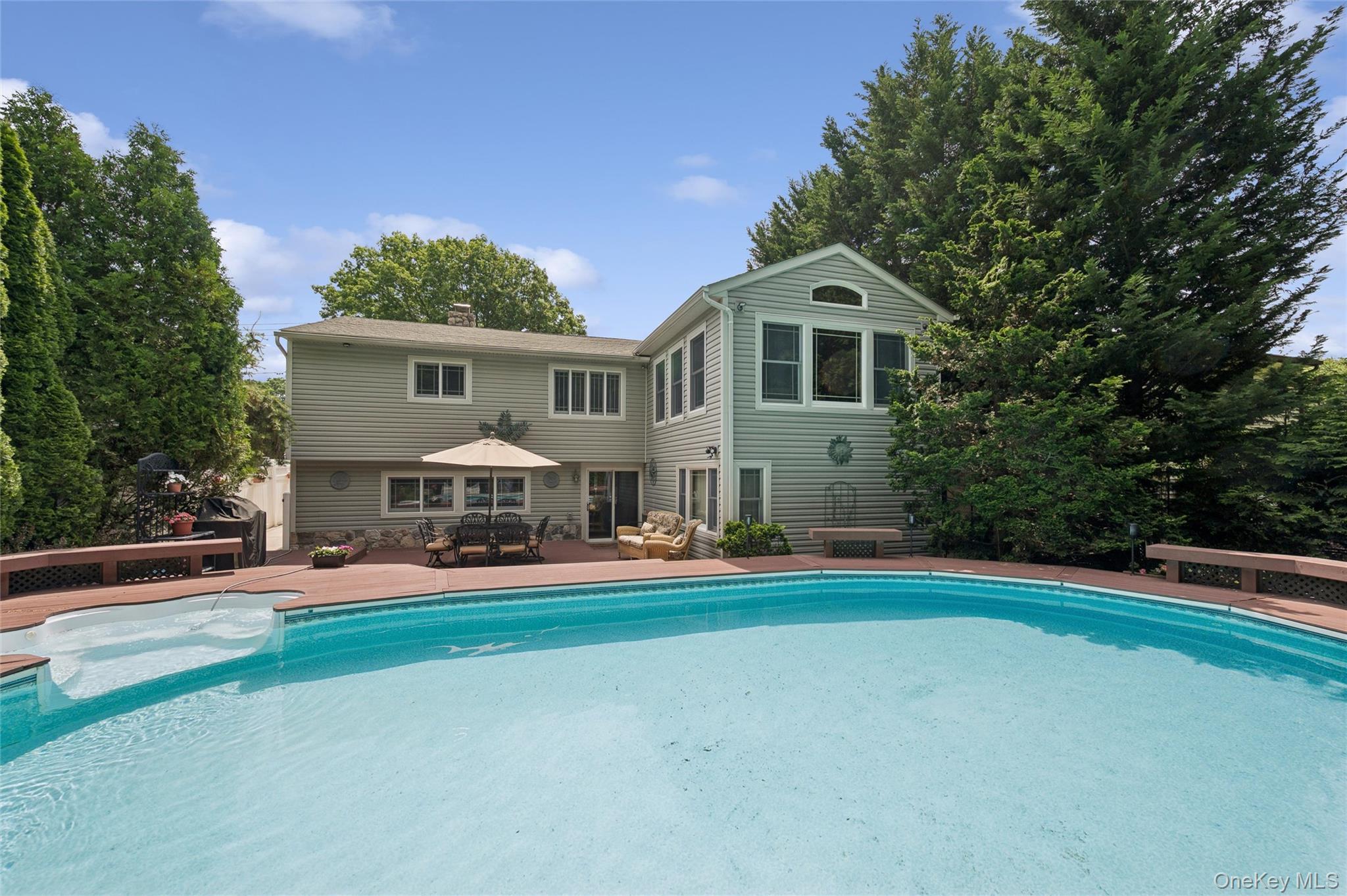 318 Lakeshore Boulevard