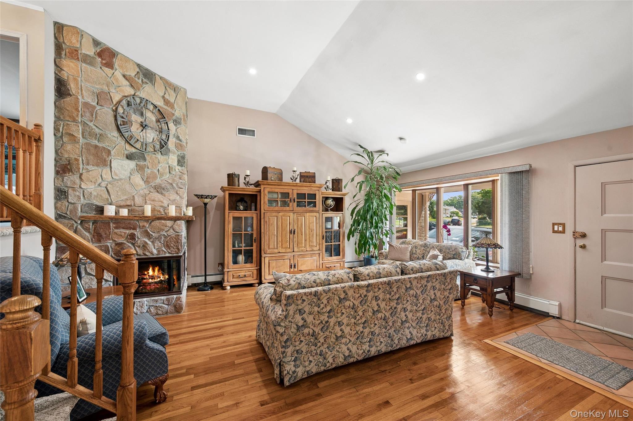 318 Lakeshore Boulevard