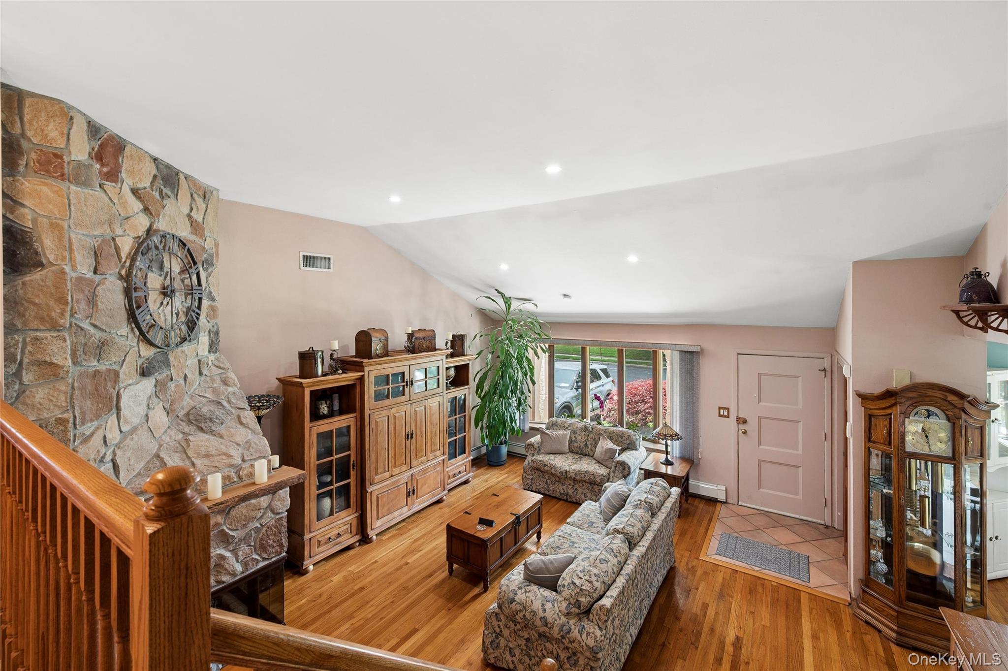 318 Lakeshore Boulevard