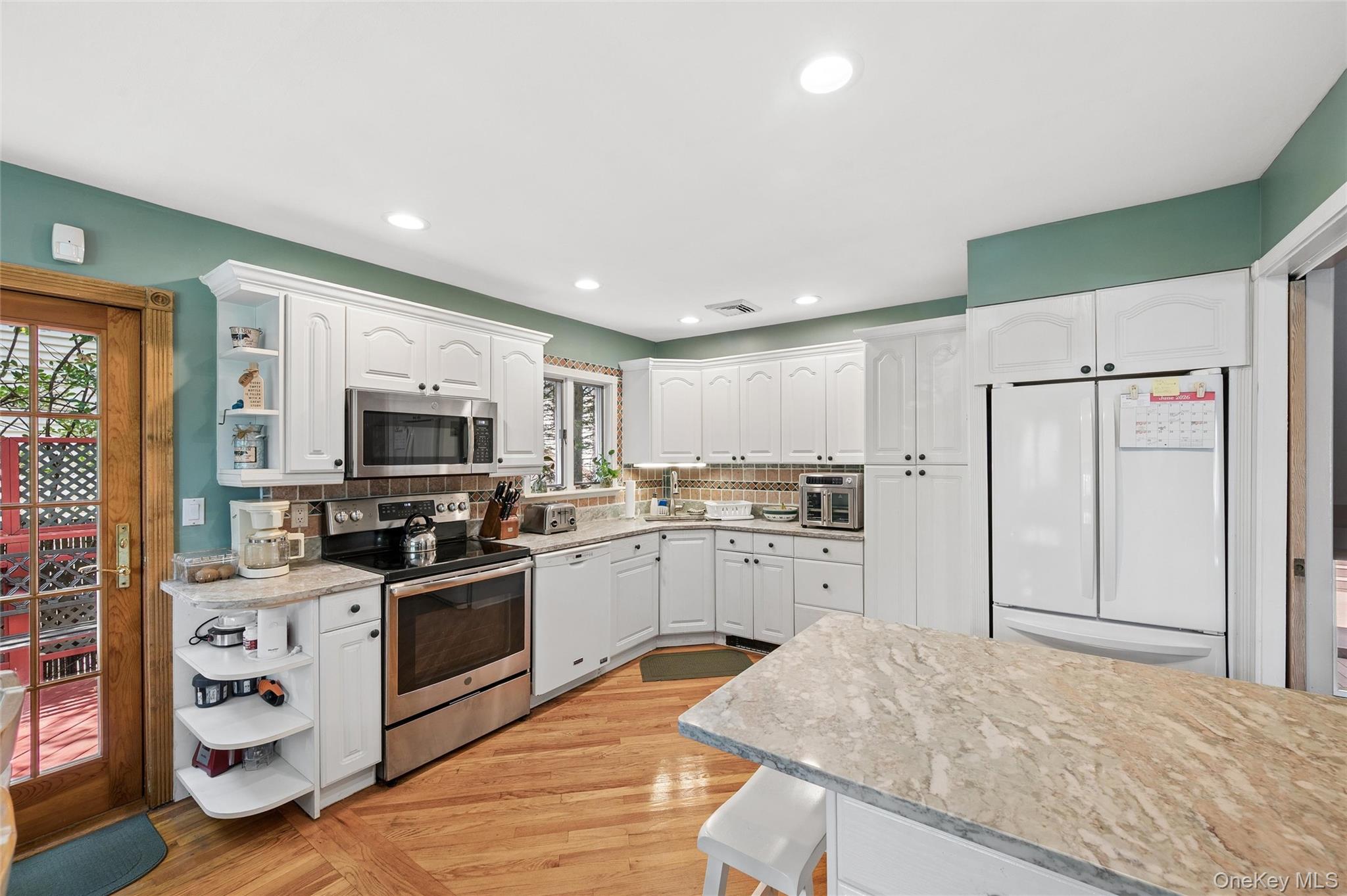 318 Lakeshore Boulevard
