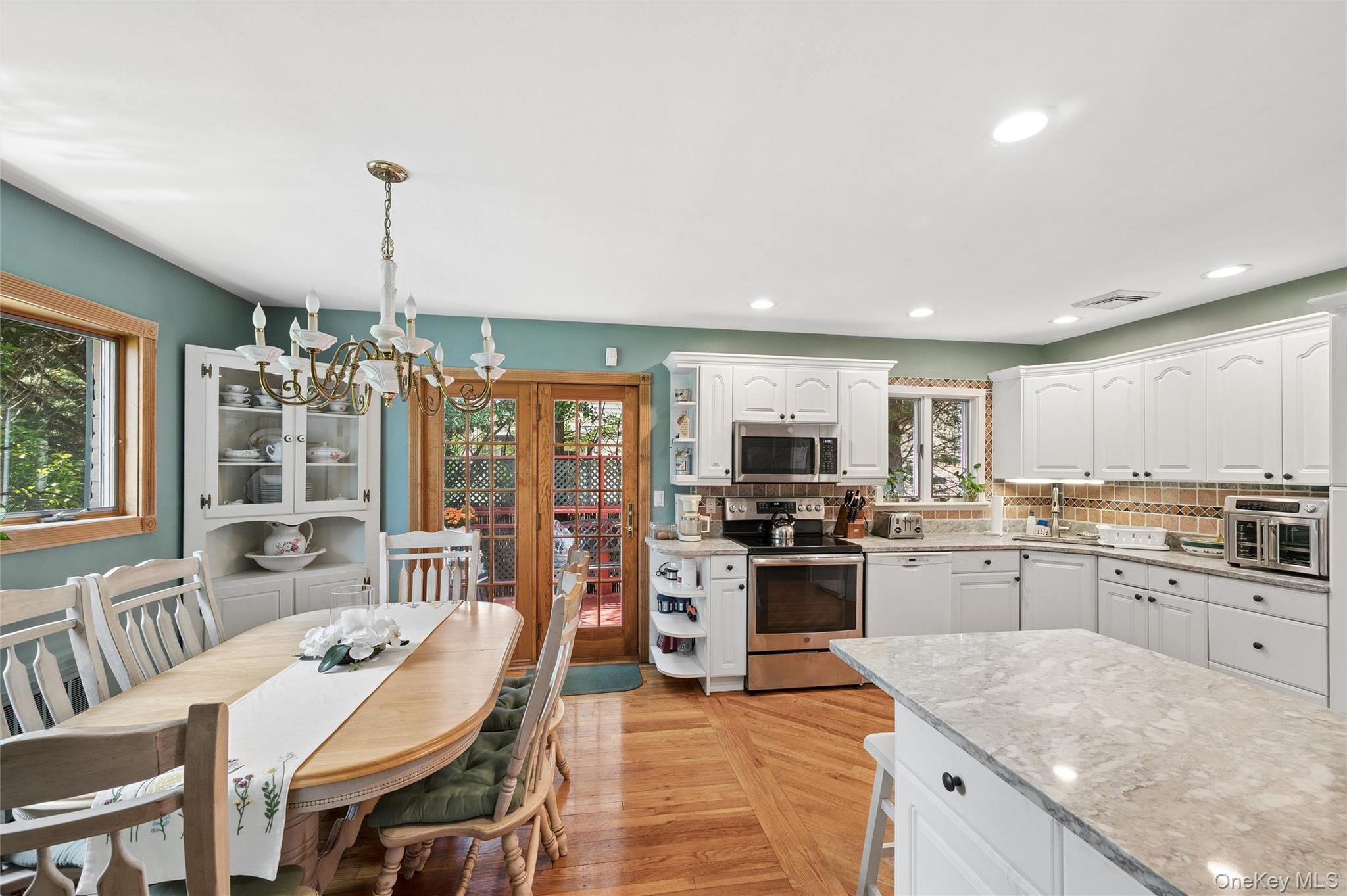318 Lakeshore Boulevard