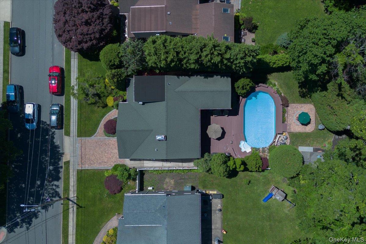 318 Lakeshore Boulevard
