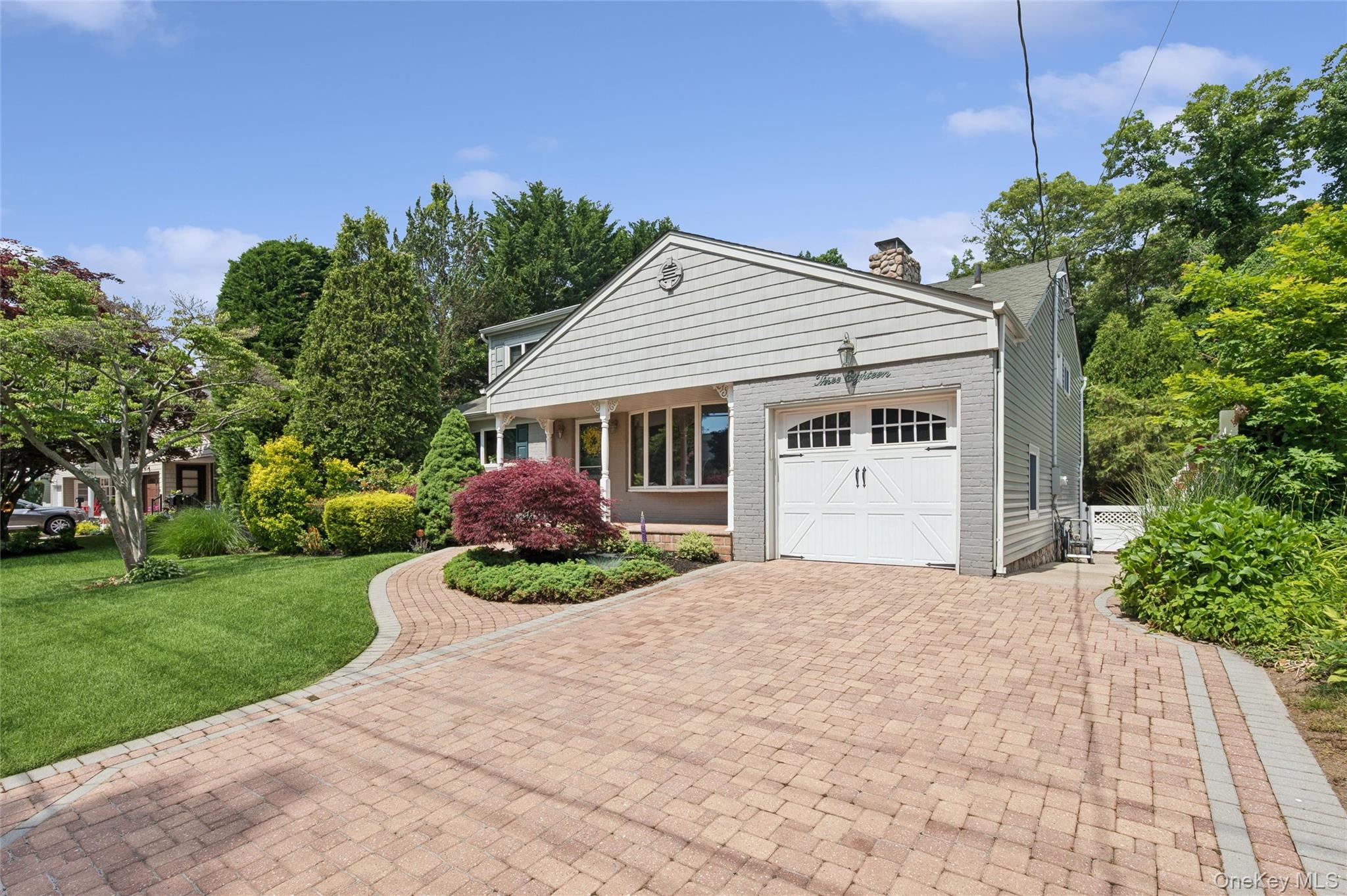 318 Lakeshore Boulevard