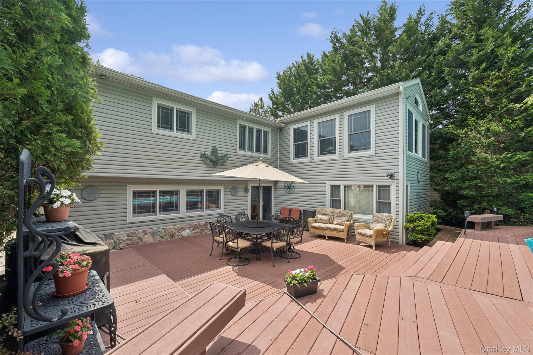 318 Lakeshore Boulevard