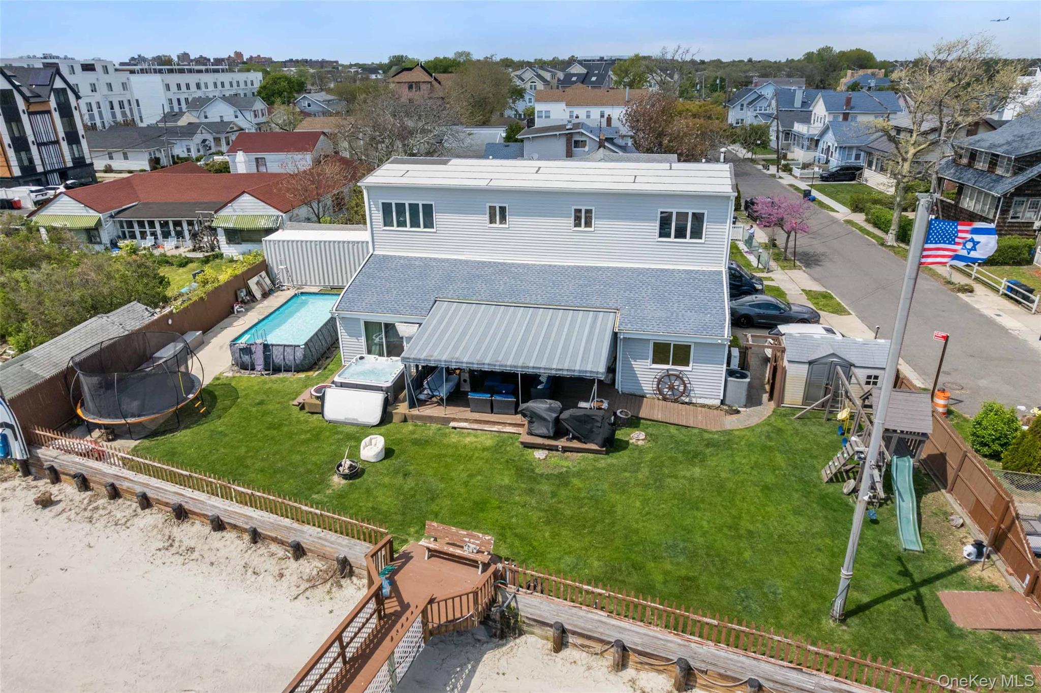 125 Beach 3rd Street