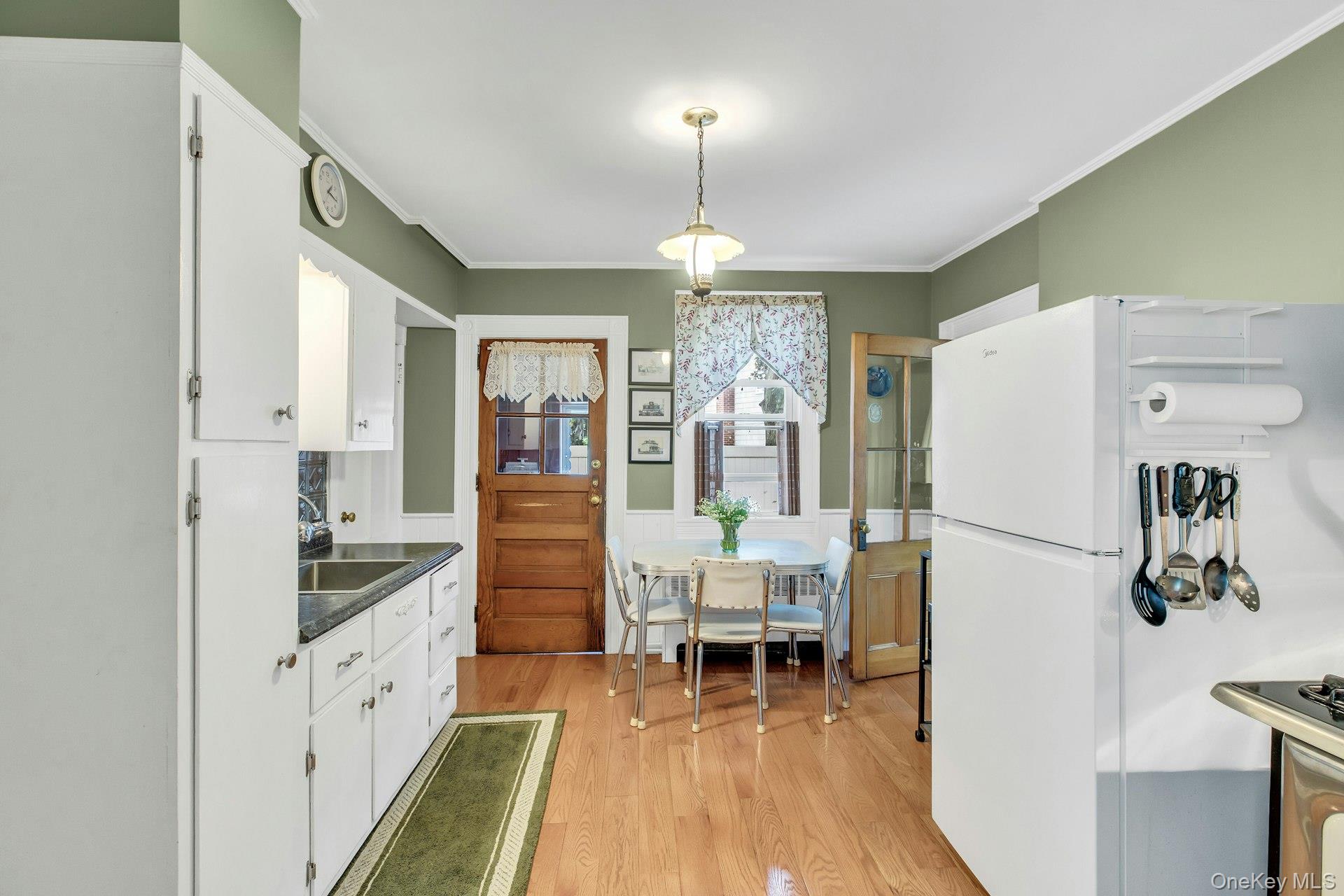 436 Bedell Terrace