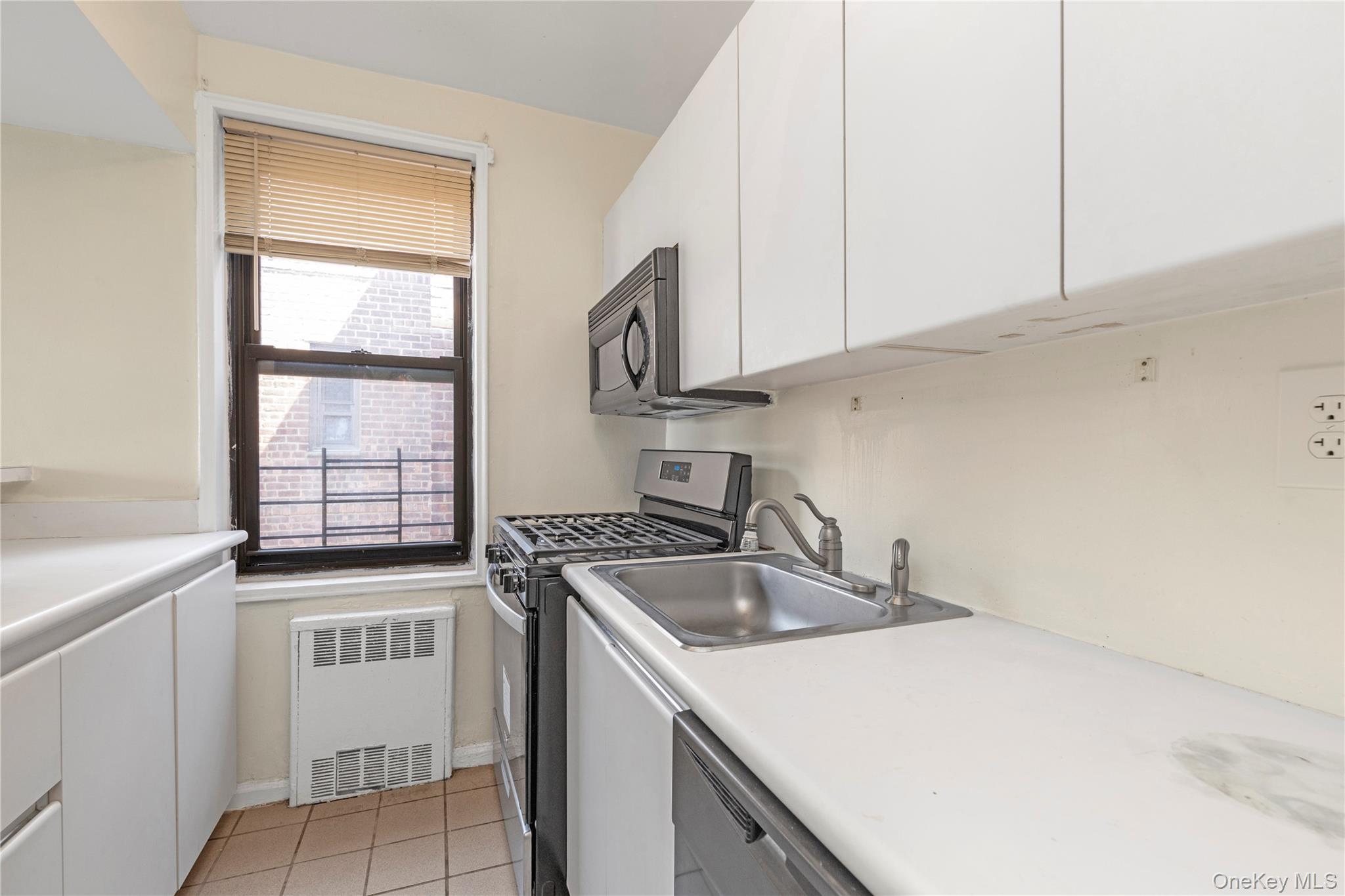 150-11 72nd Road Unit: 6E