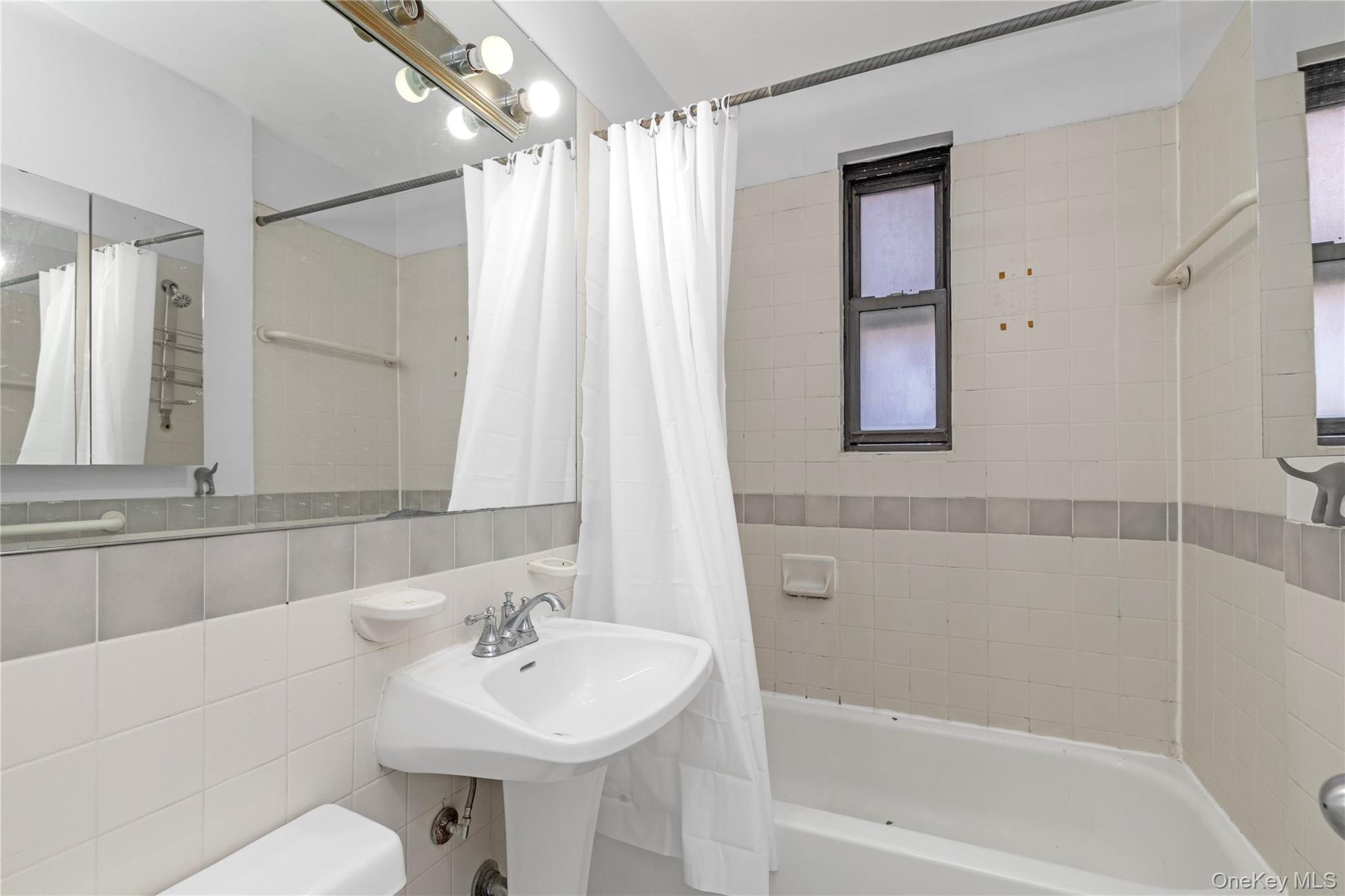 150-11 72nd Road Unit: 6E