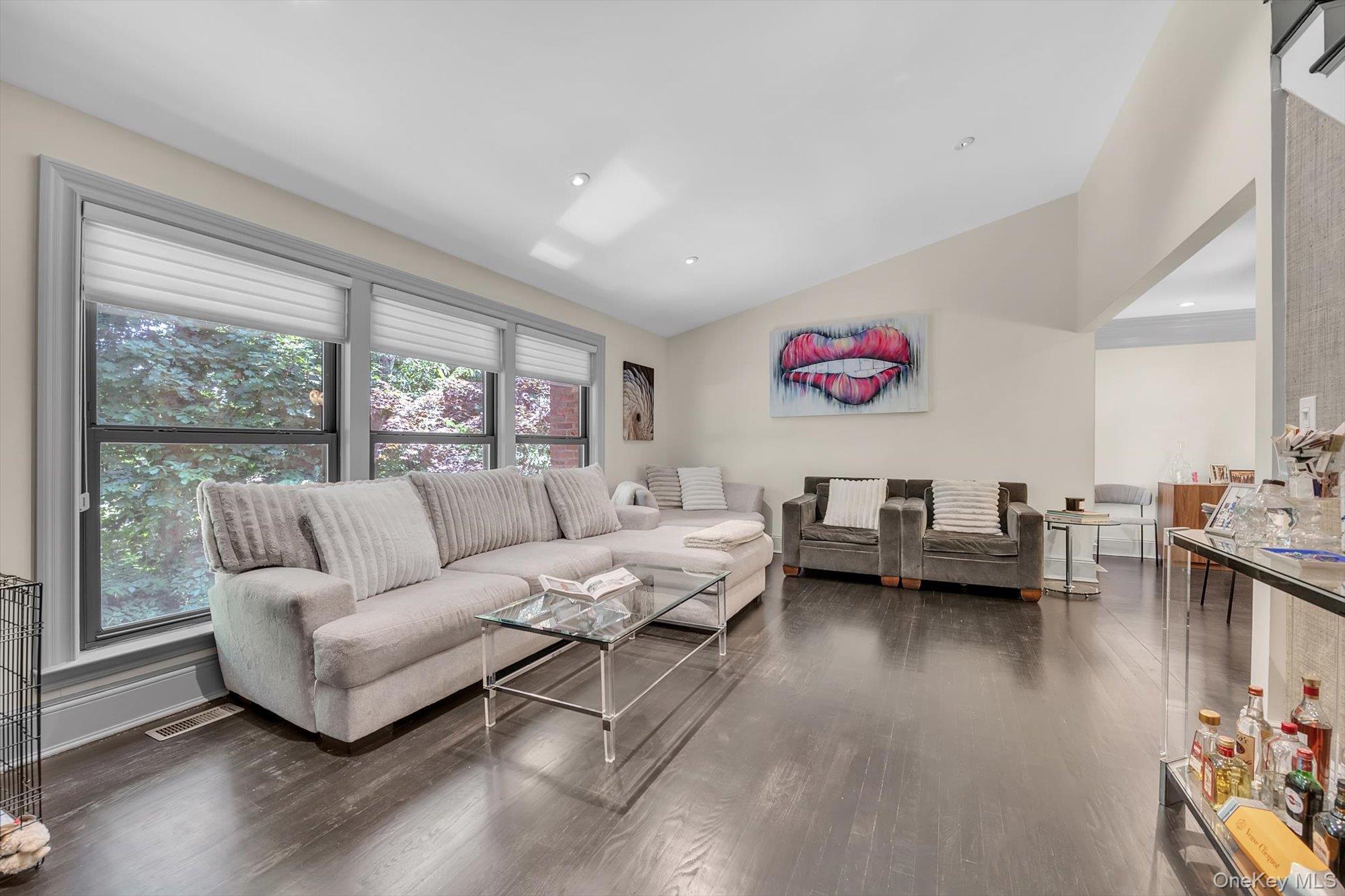 15 High Oaks Court