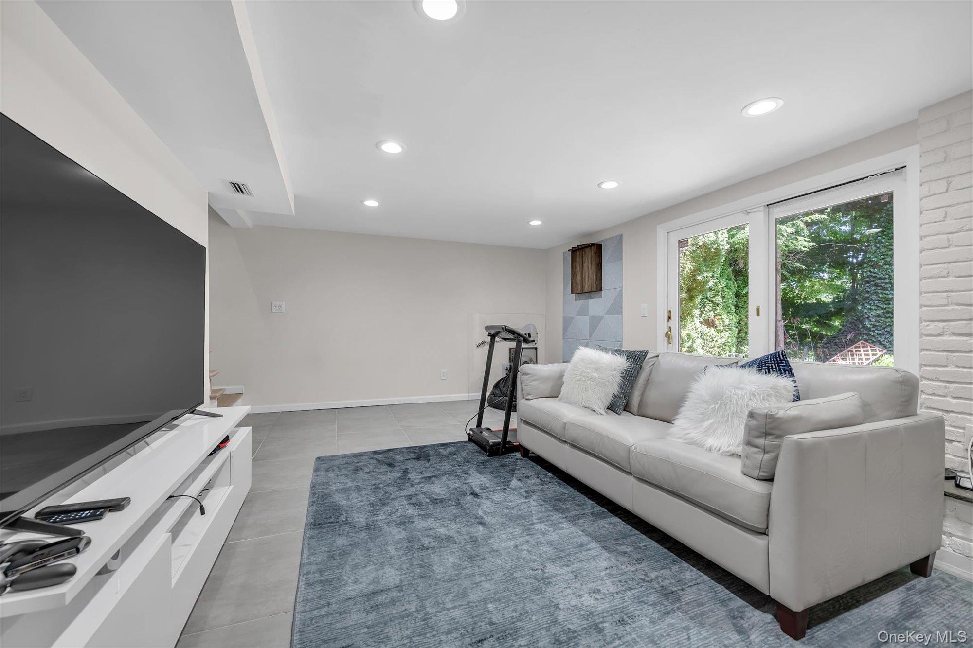 15 High Oaks Court