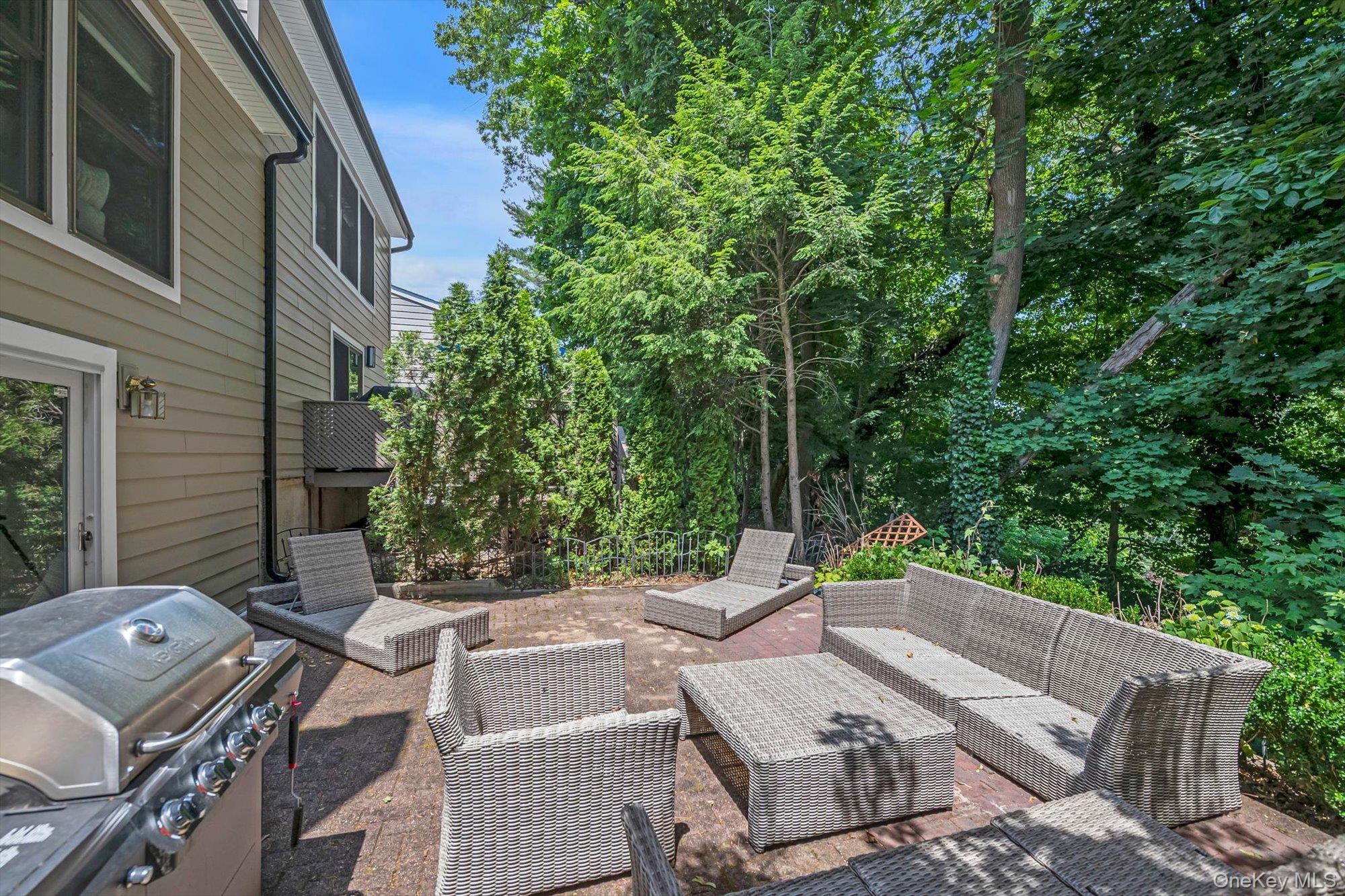 15 High Oaks Court