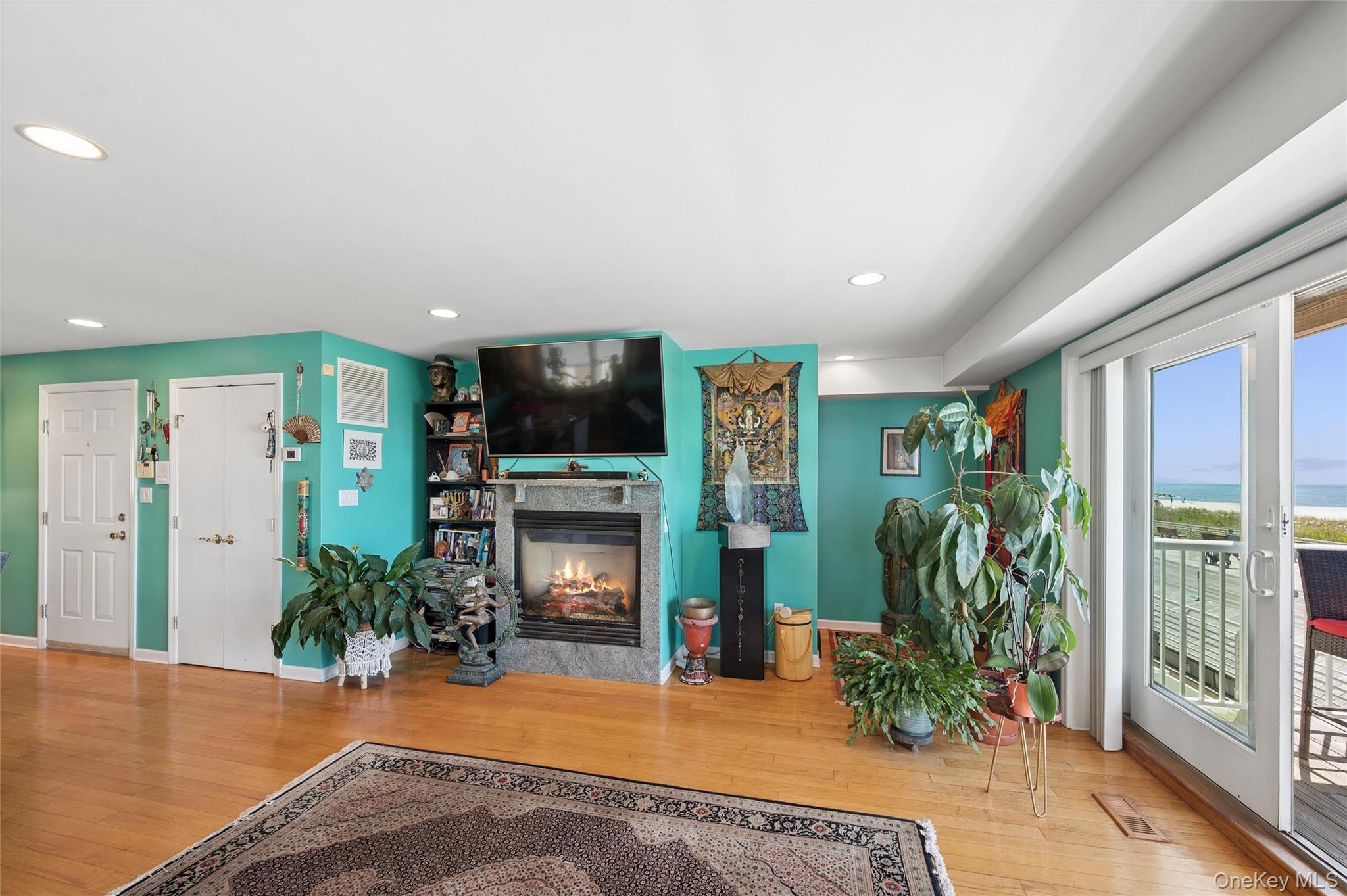 452 Oceanfront Unit: 102