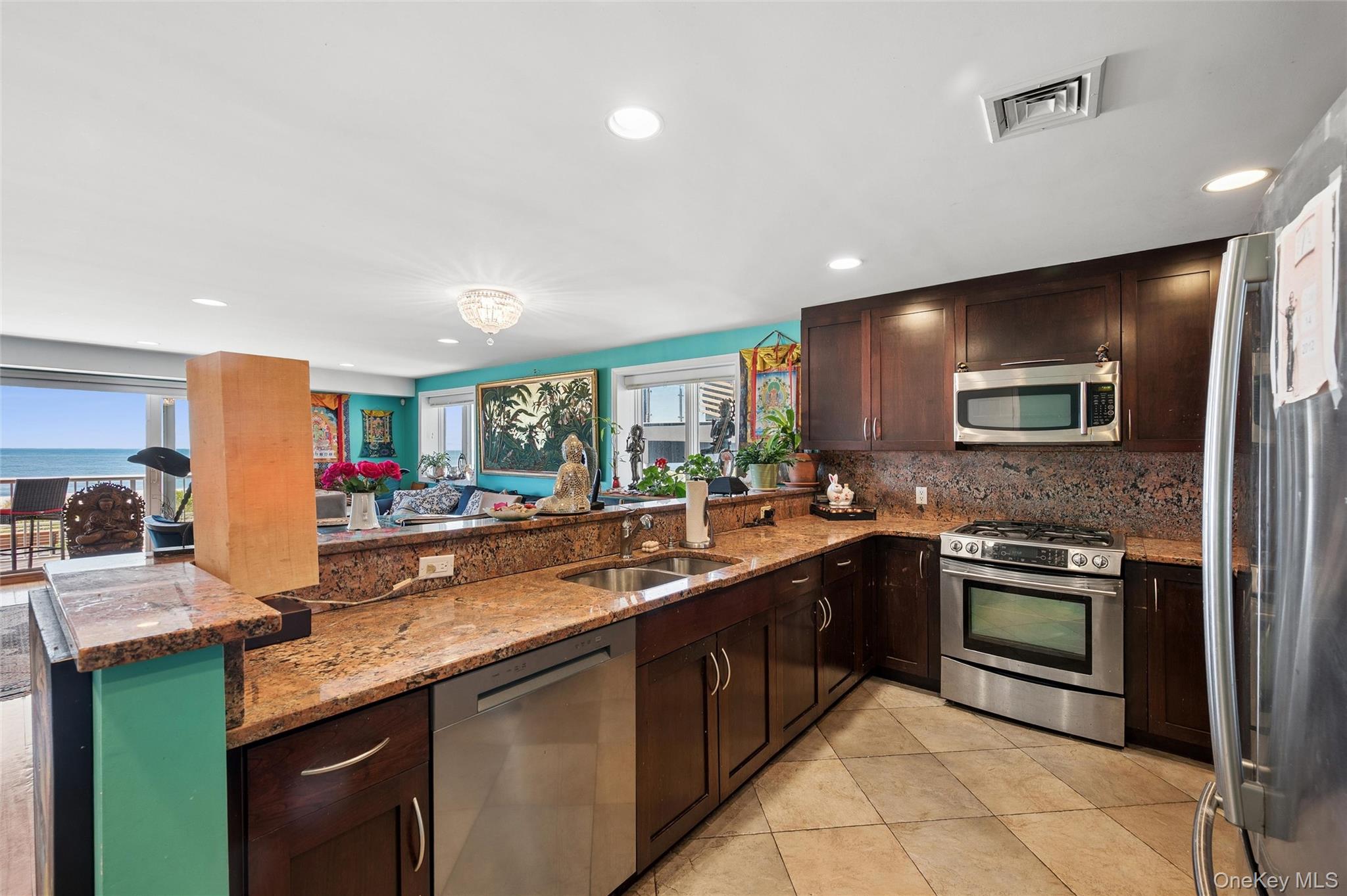452 Oceanfront Unit: 102