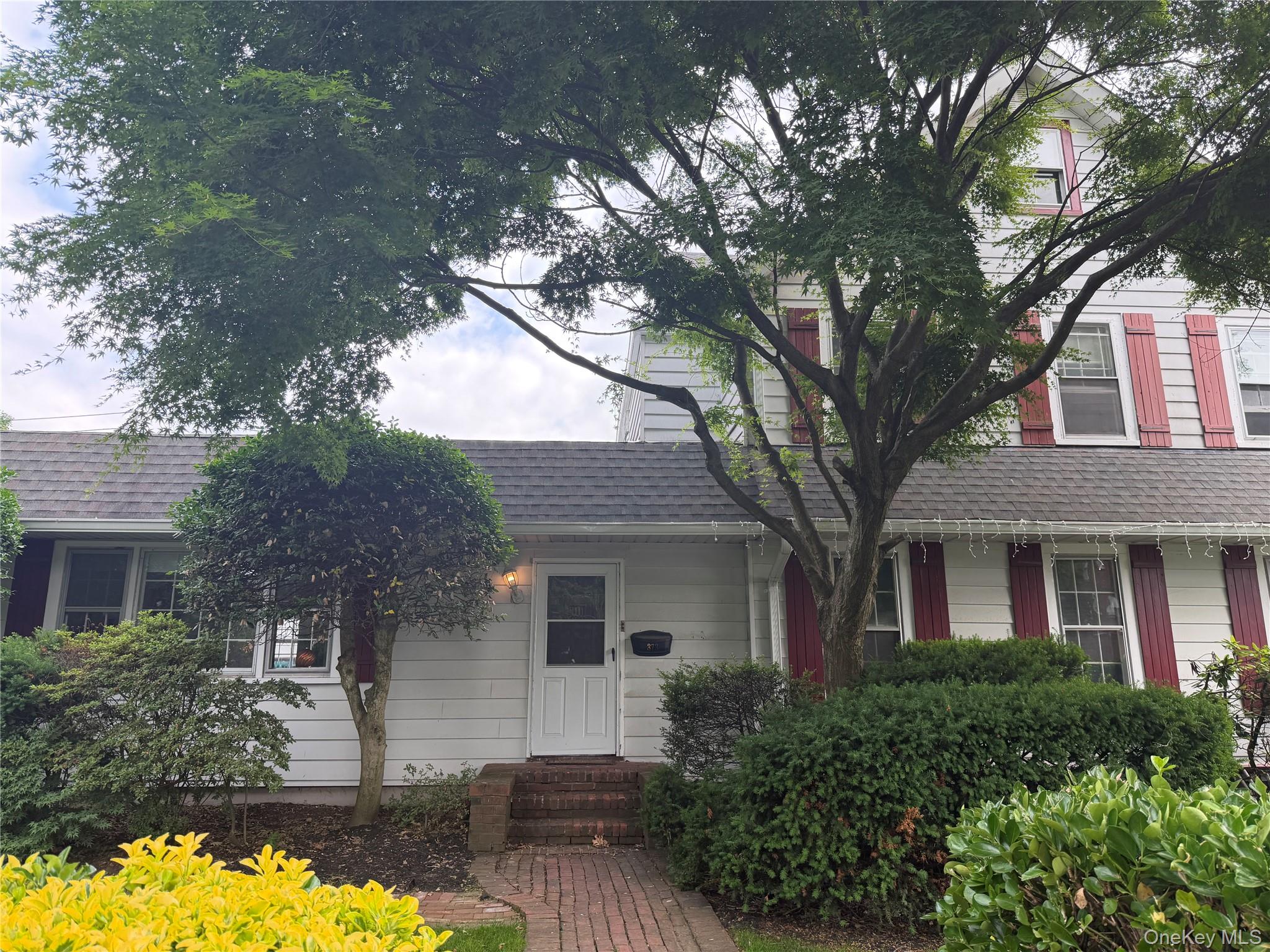 373 Sea Cliff Avenue Unit: 2N