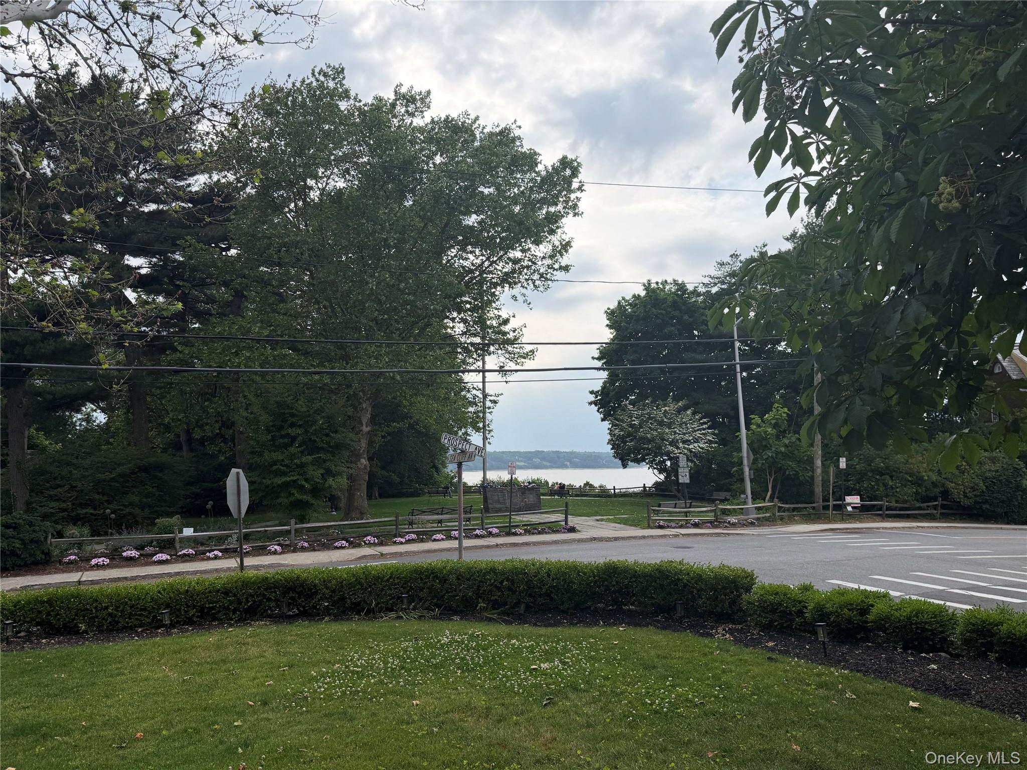 373 Sea Cliff Avenue Unit: 2N