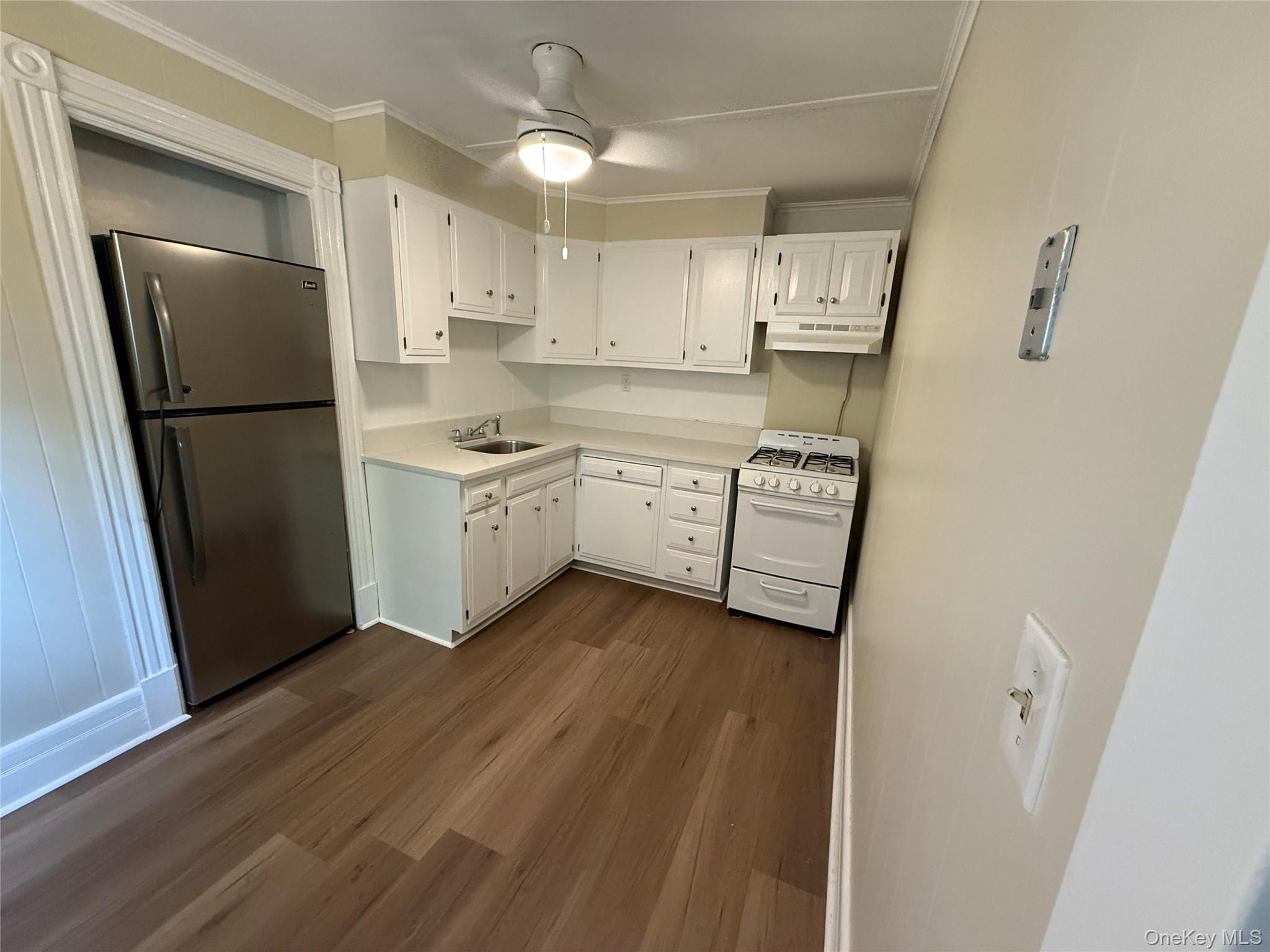 373 Sea Cliff Avenue Unit: 2N