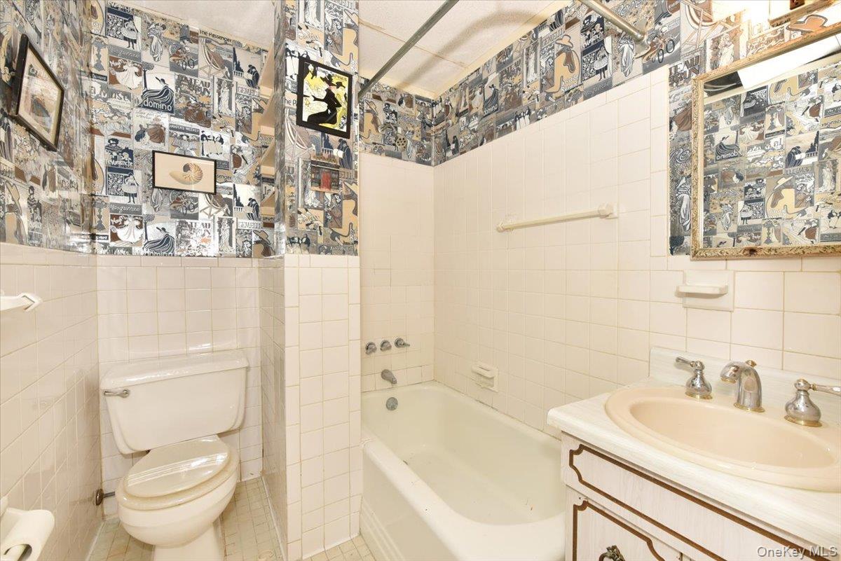 40 STONER Avenue Unit: 01