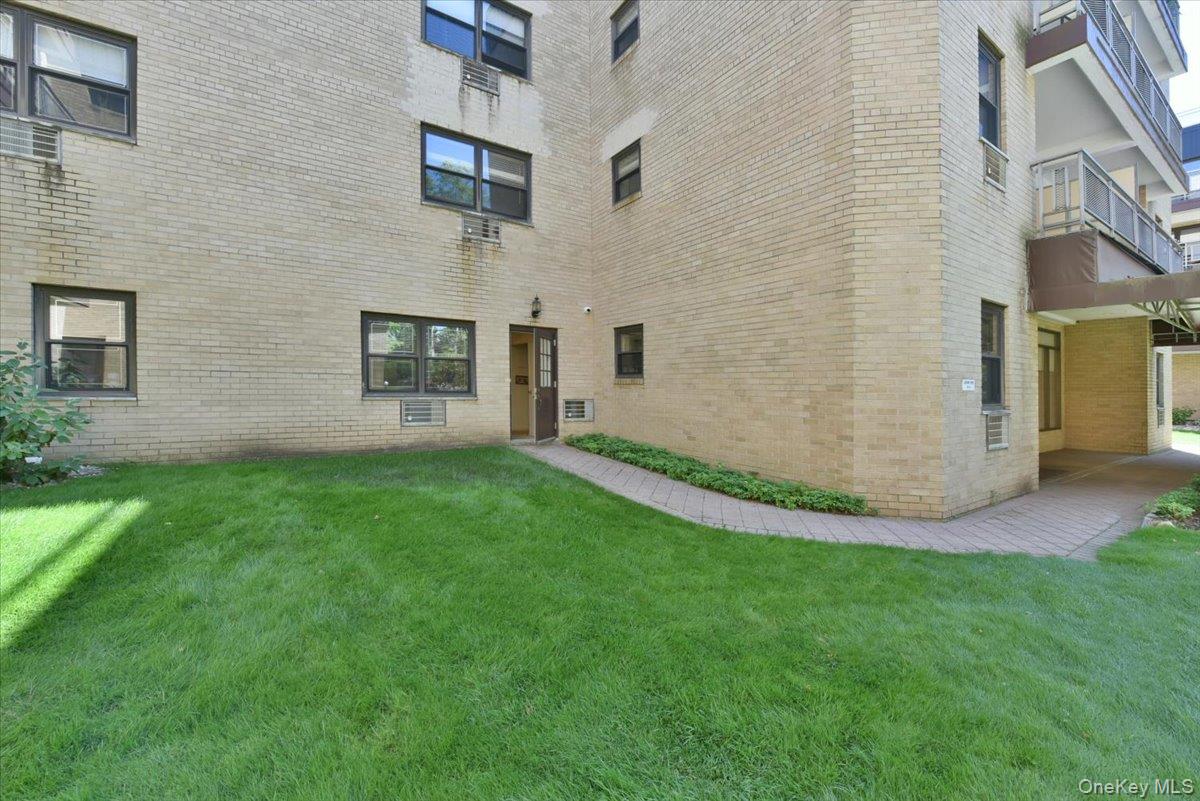 40 STONER Avenue Unit: 01