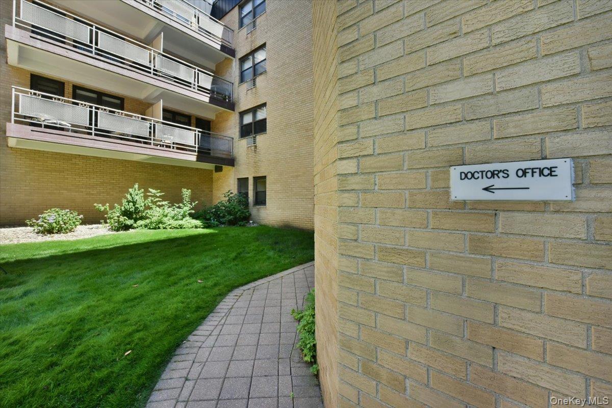 40 STONER Avenue Unit: 01