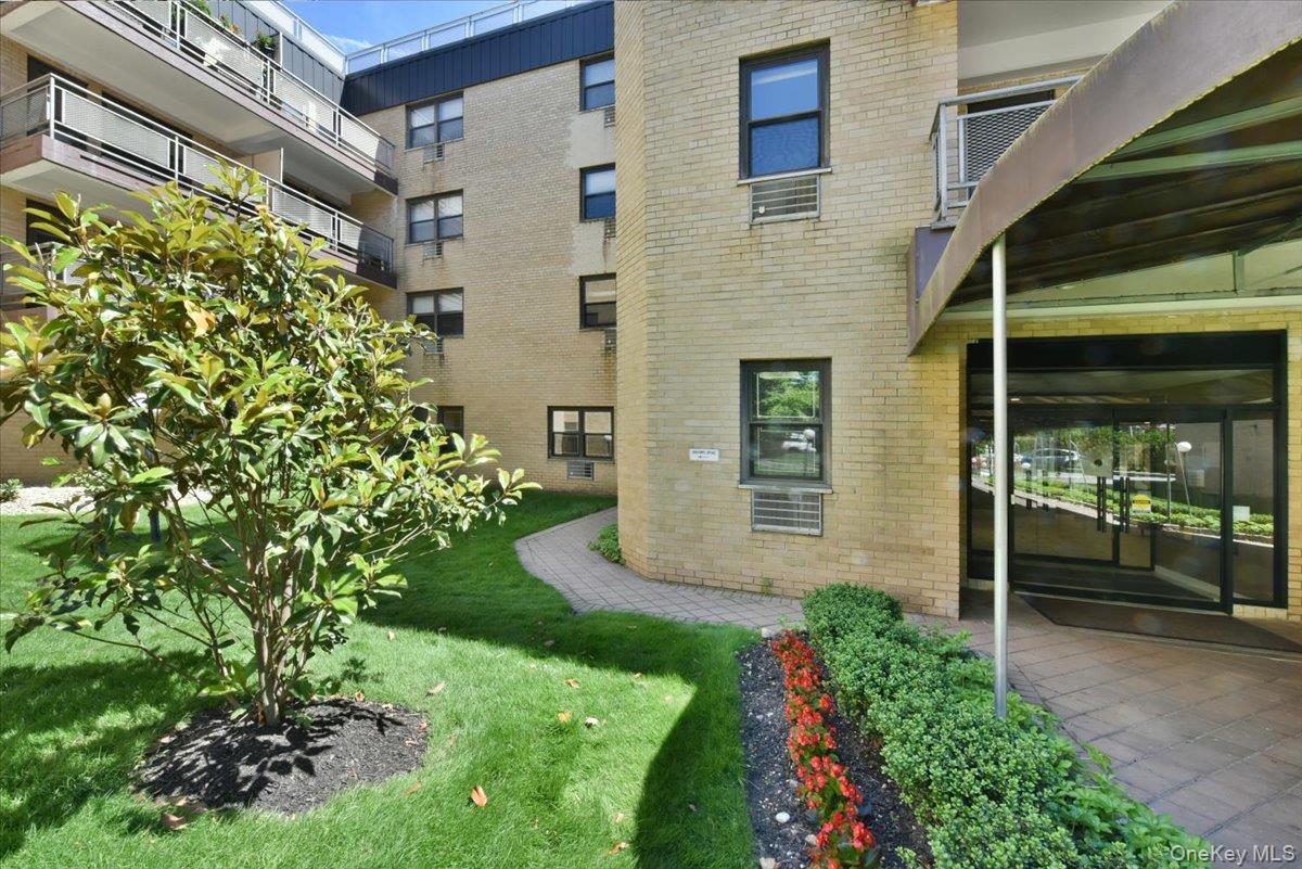40 STONER Avenue Unit: 01