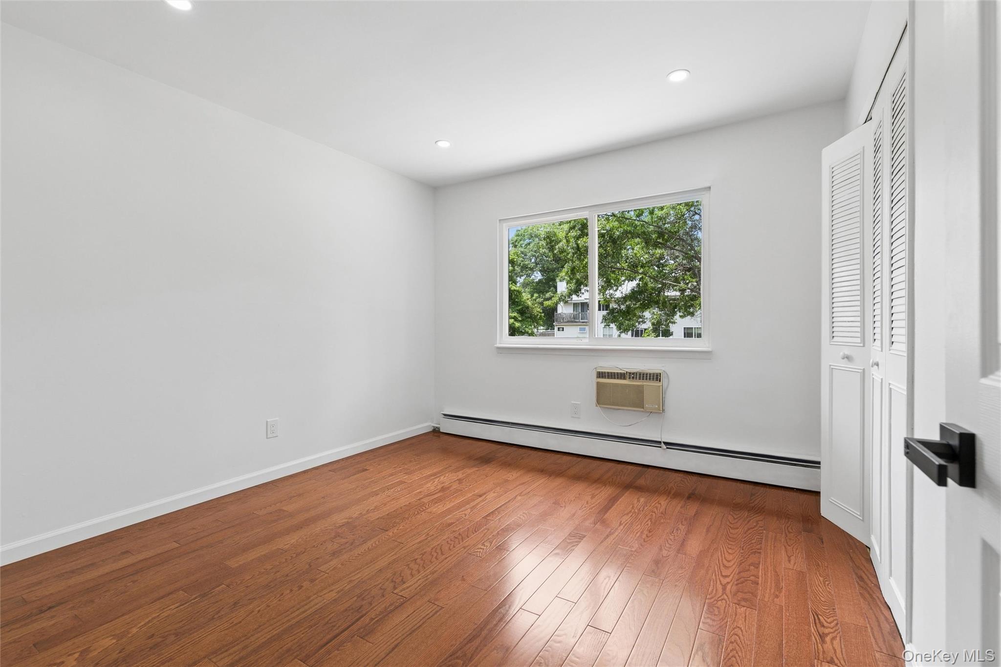19 Nixon Street
