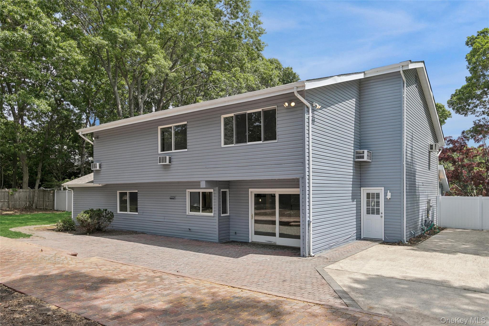 19 Nixon Street