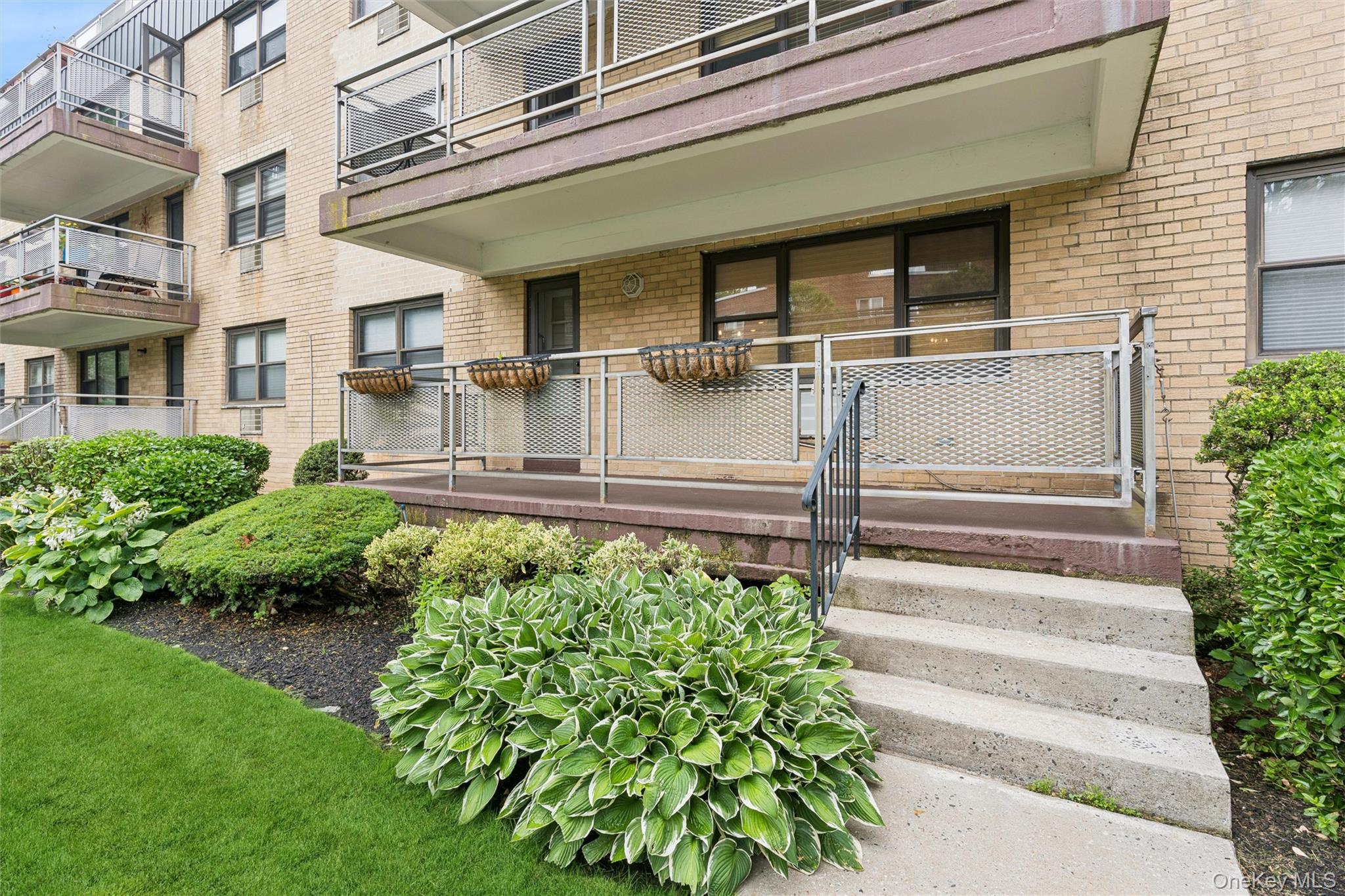 40 Stoner Avenue Unit: 1R