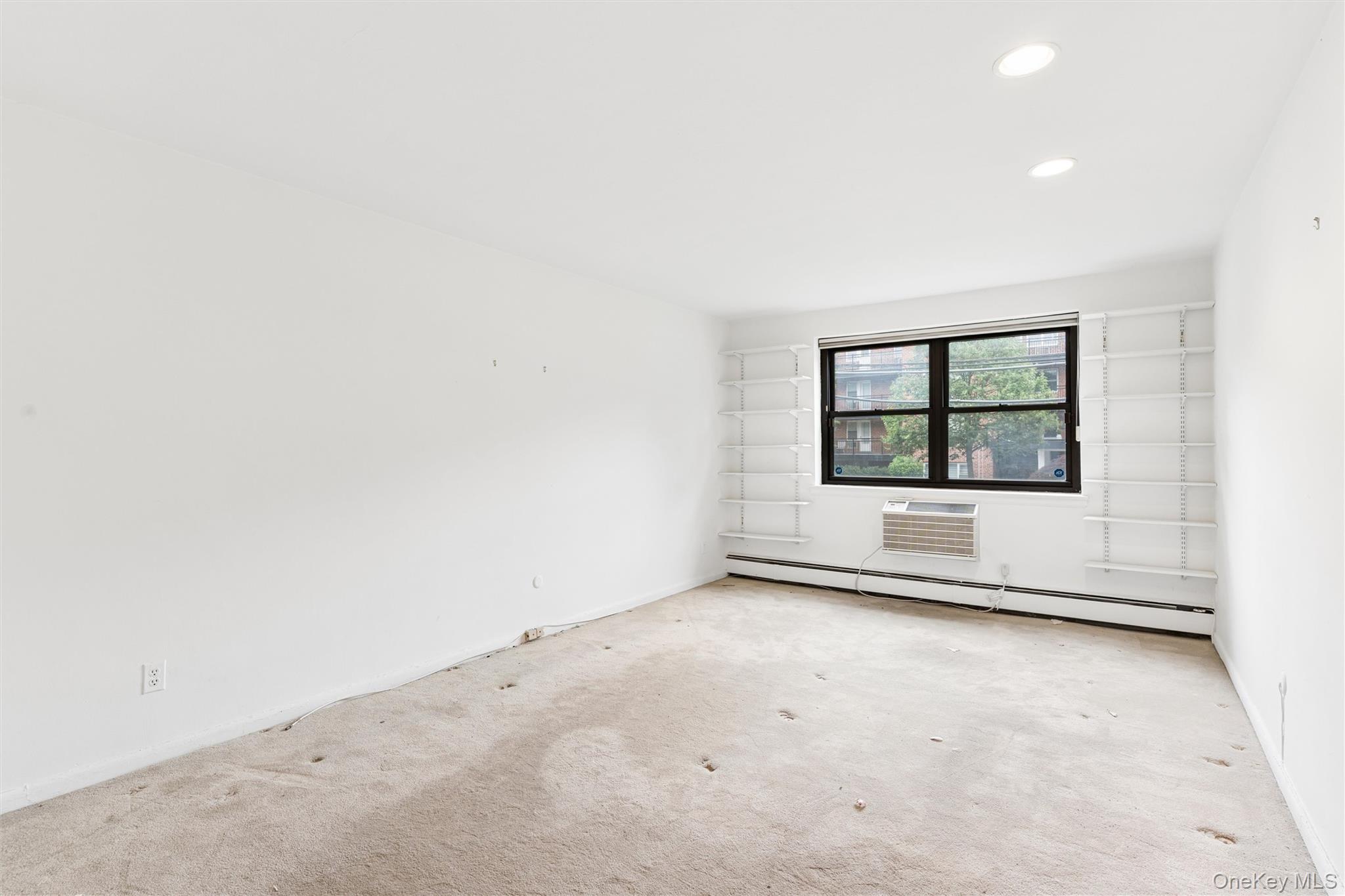 40 Stoner Avenue Unit: 1R