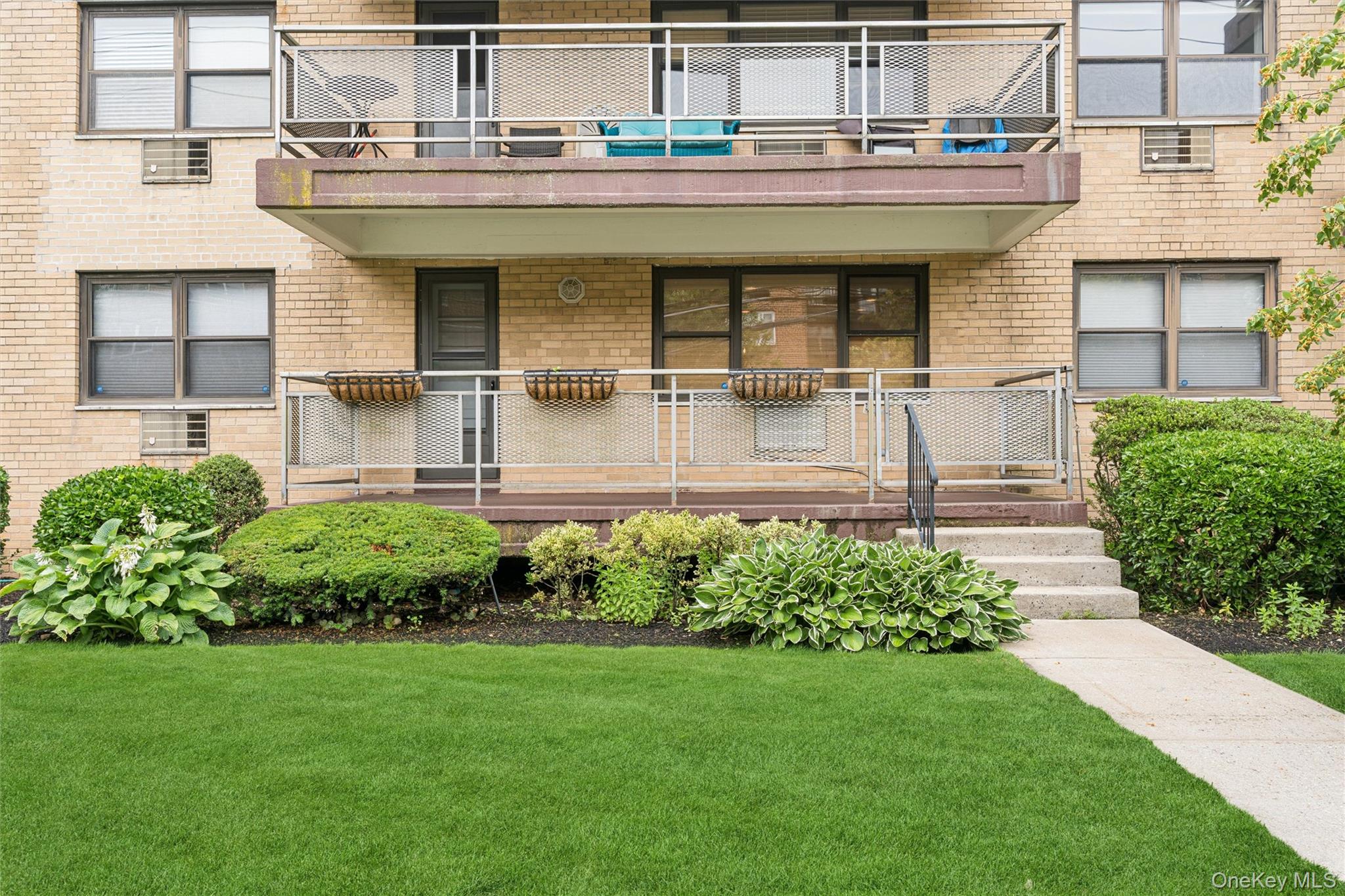 40 Stoner Avenue Unit: 1R
