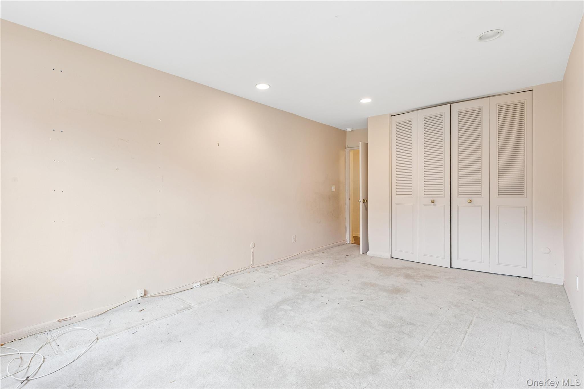 40 Stoner Avenue Unit: 1R