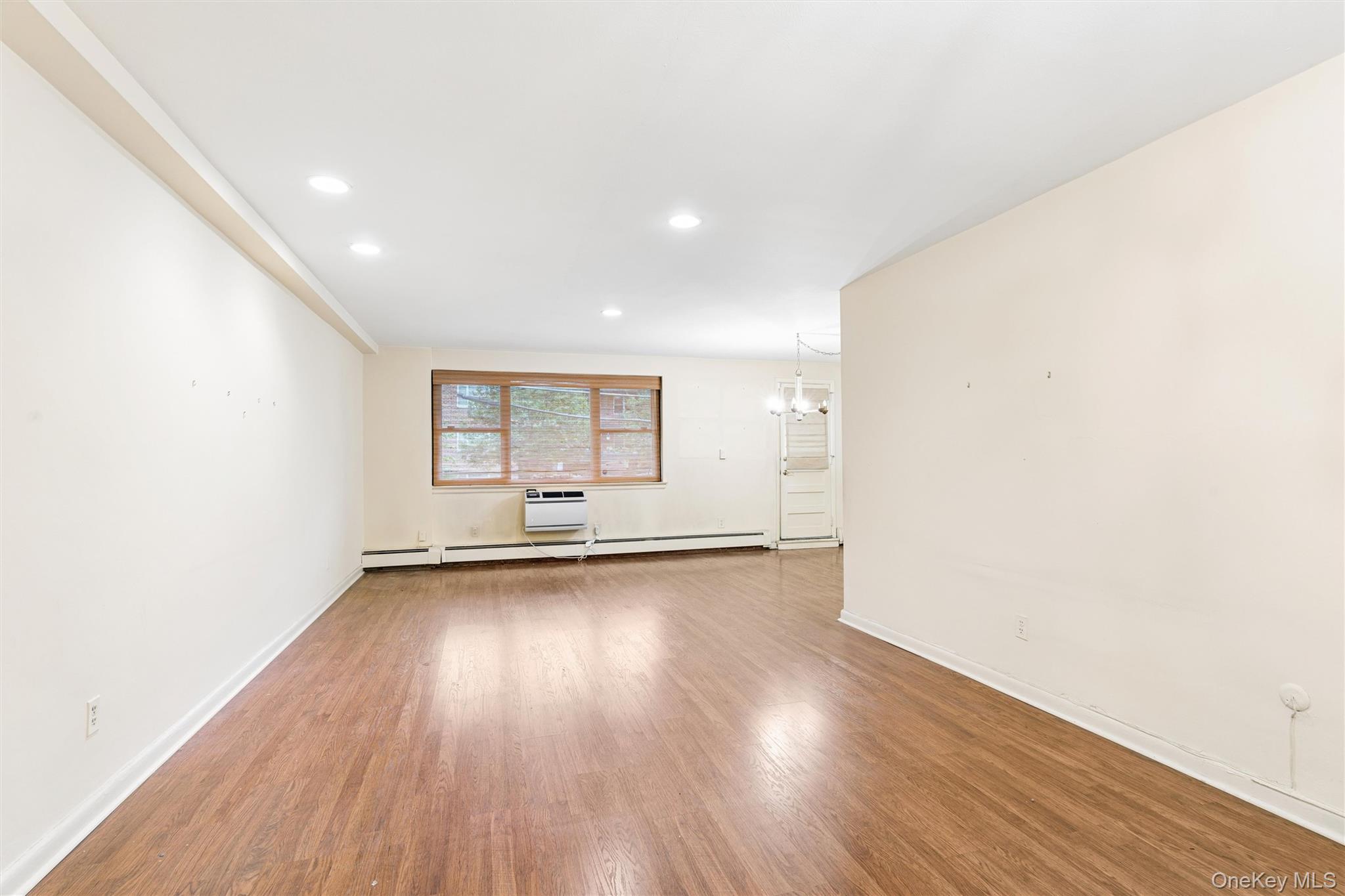 40 Stoner Avenue Unit: 1R
