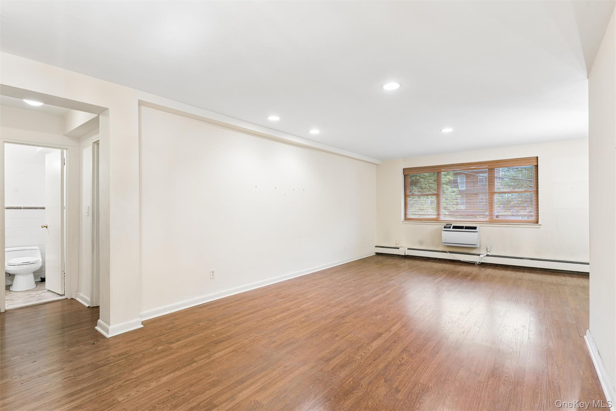 40 Stoner Avenue Unit: 1R