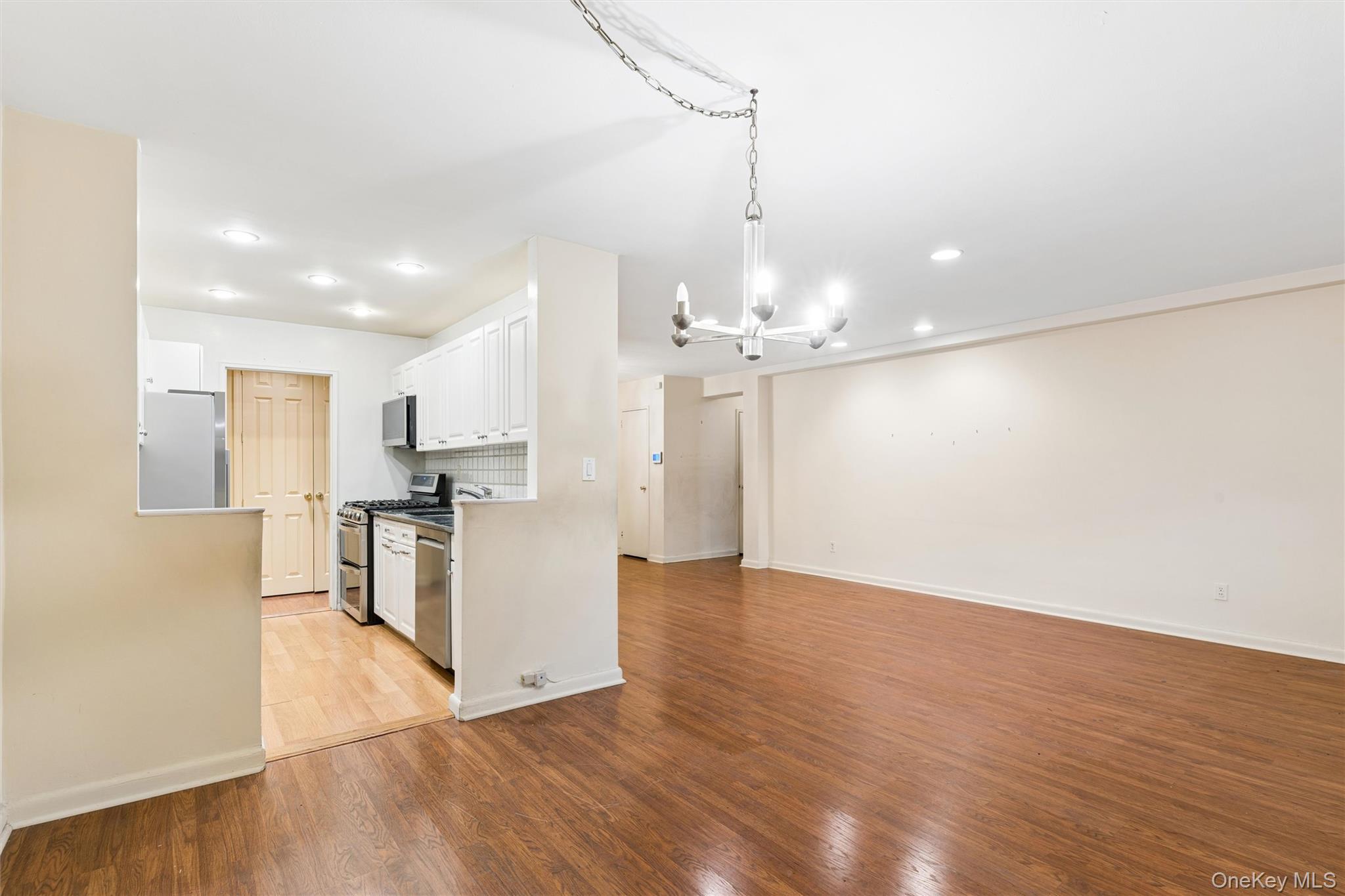 40 Stoner Avenue Unit: 1R
