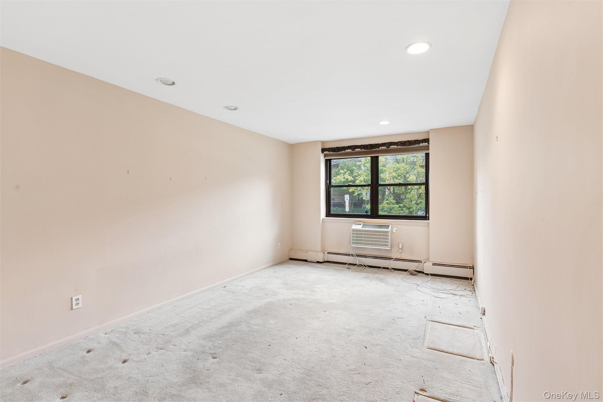 40 Stoner Avenue Unit: 1R