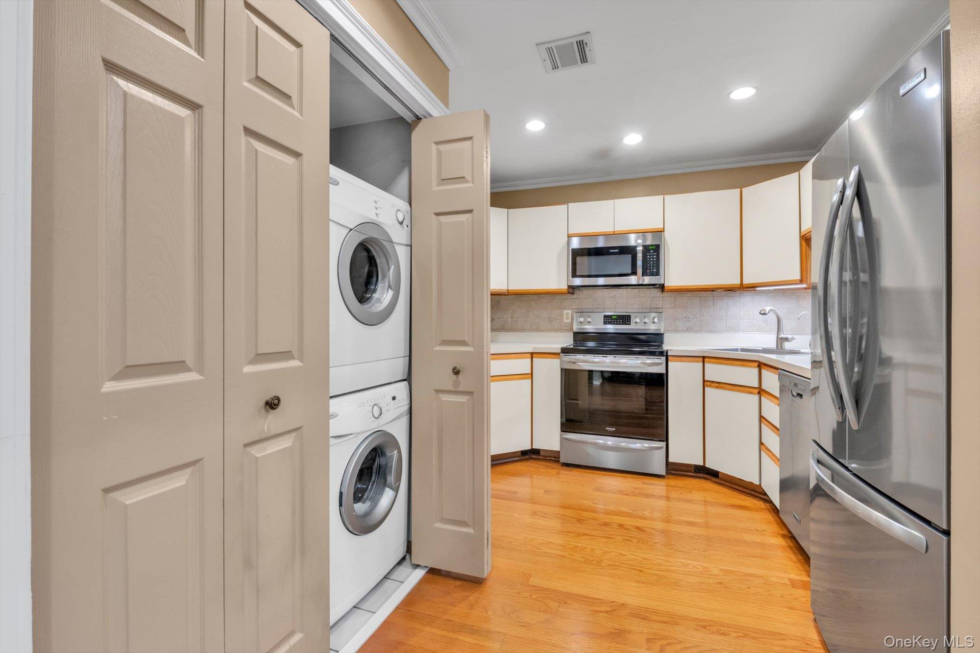 100 Daly Boulevard Unit: 1802