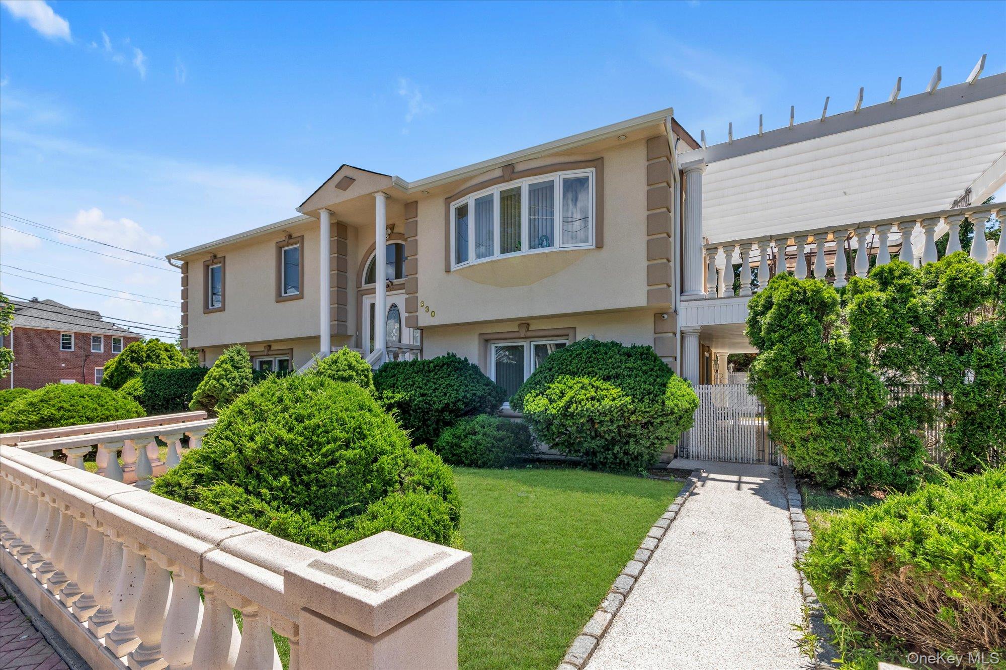 330 Bayville Avenue