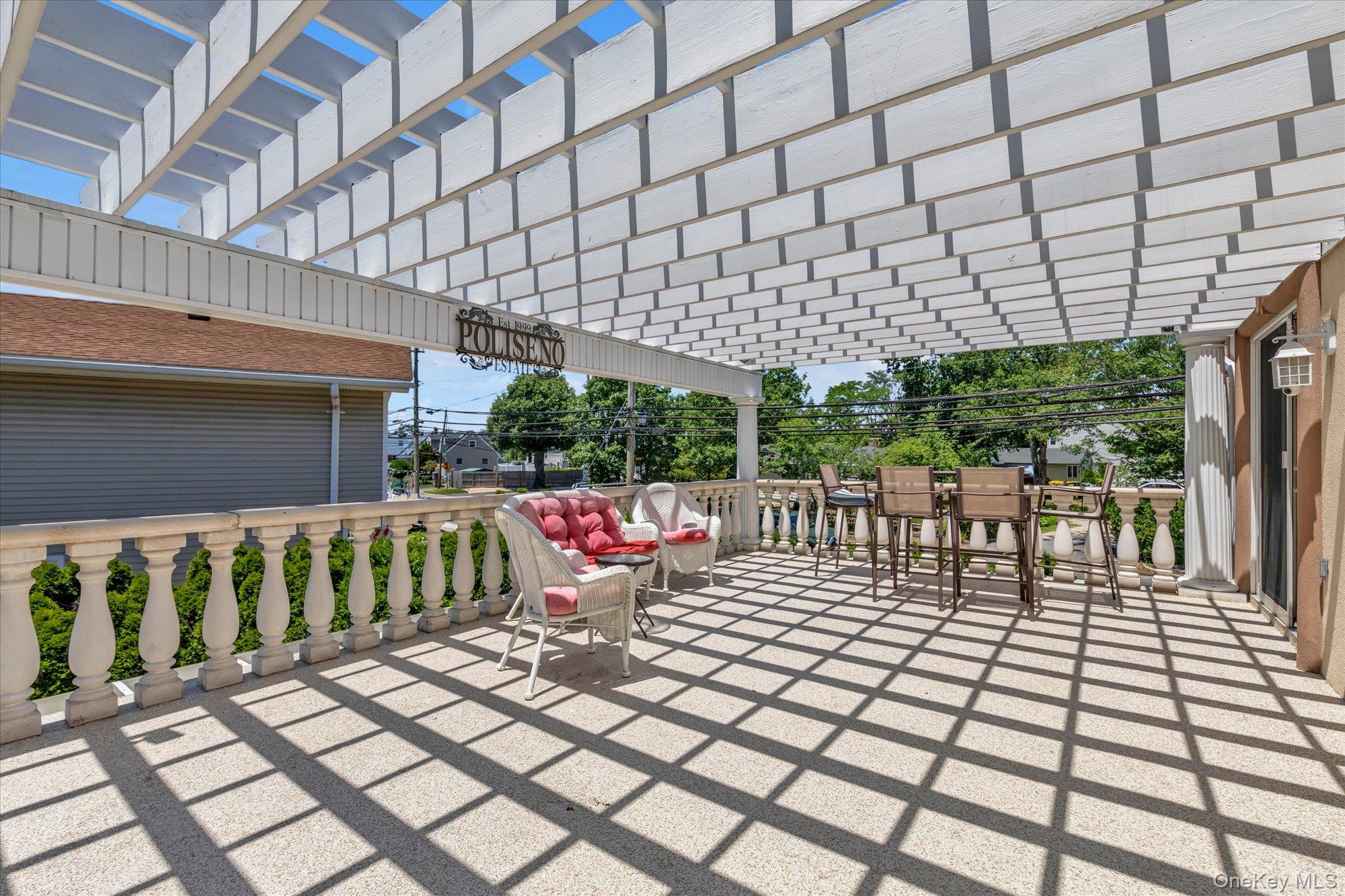 330 Bayville Avenue