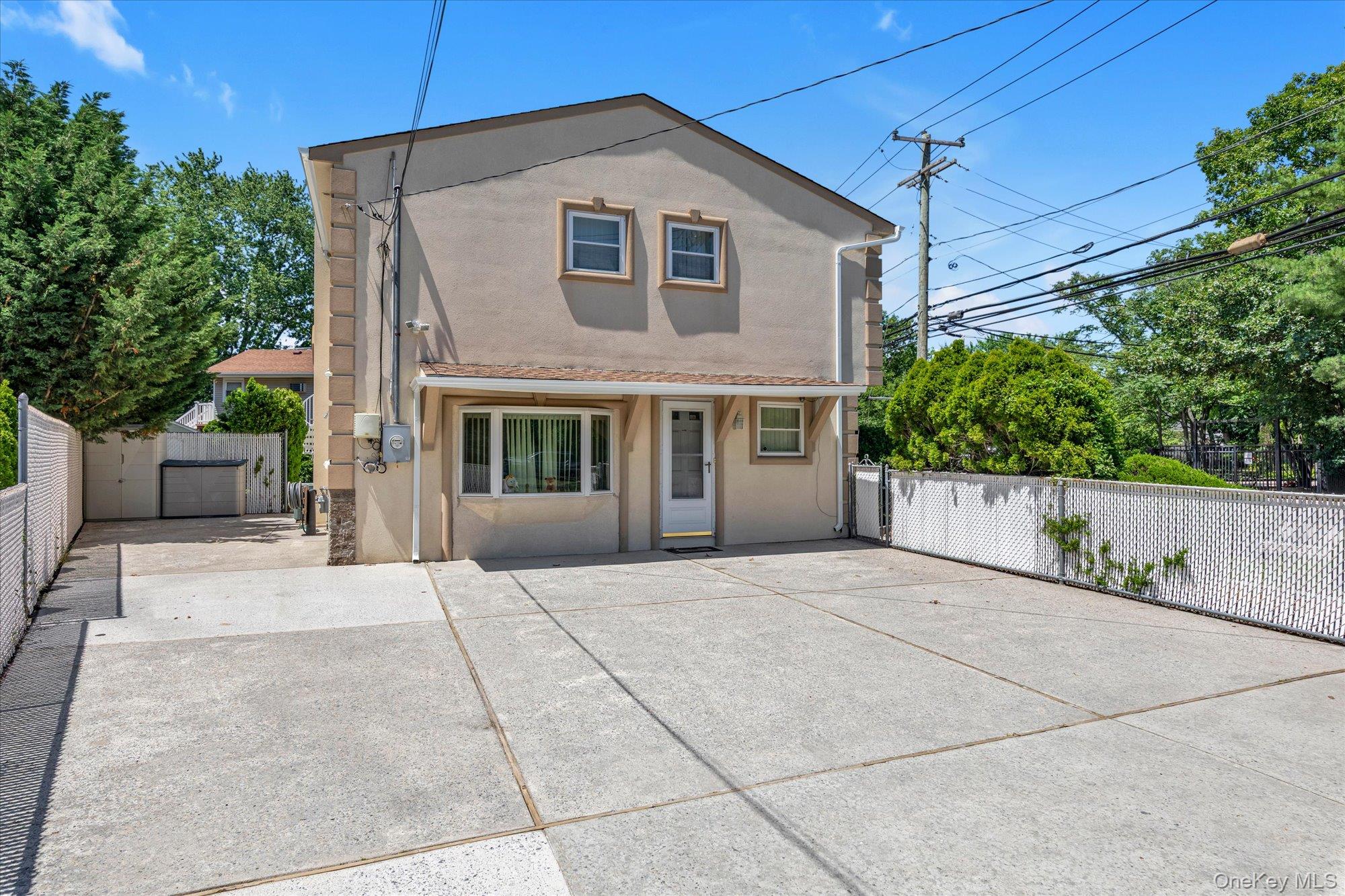 330 Bayville Avenue