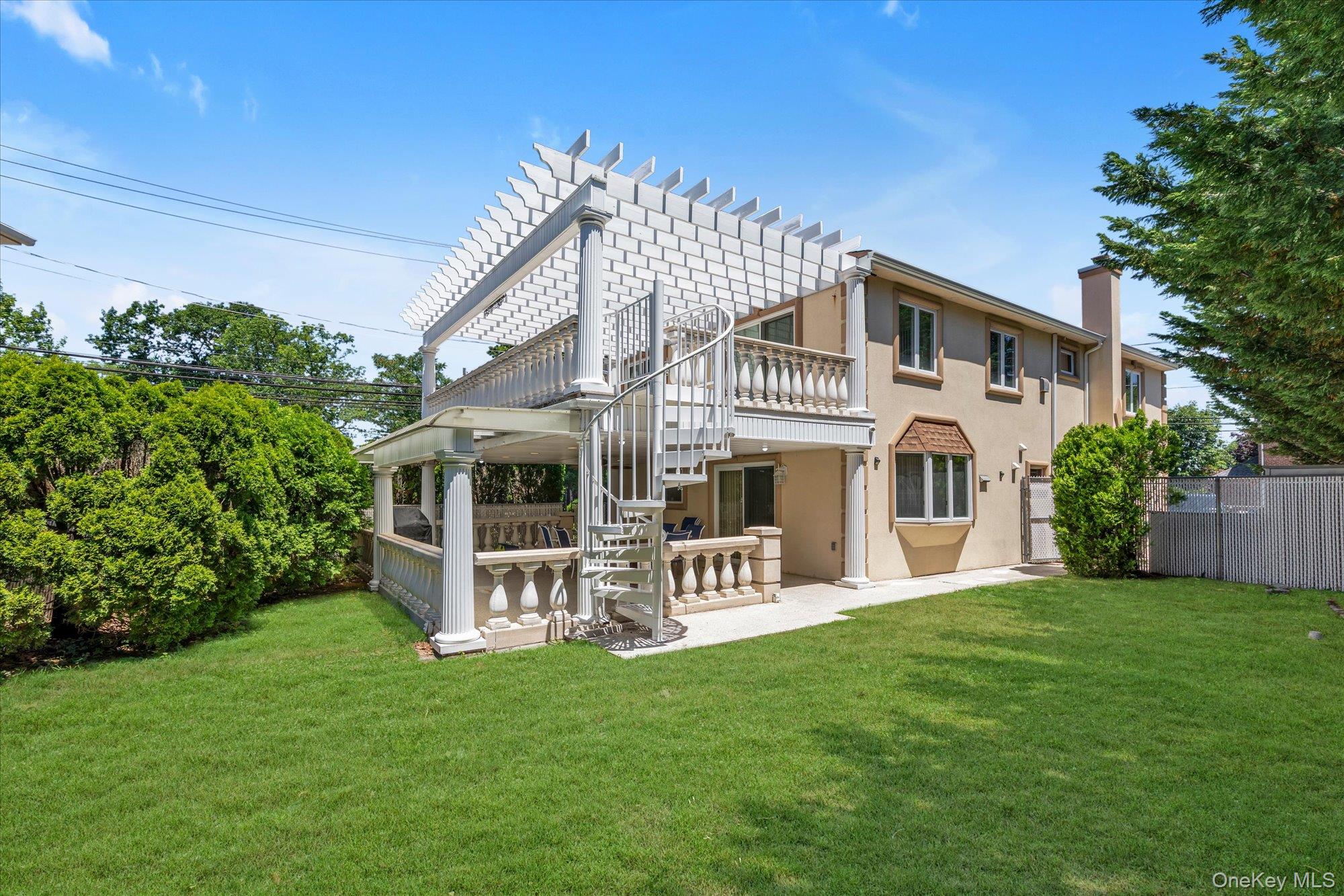 330 Bayville Avenue